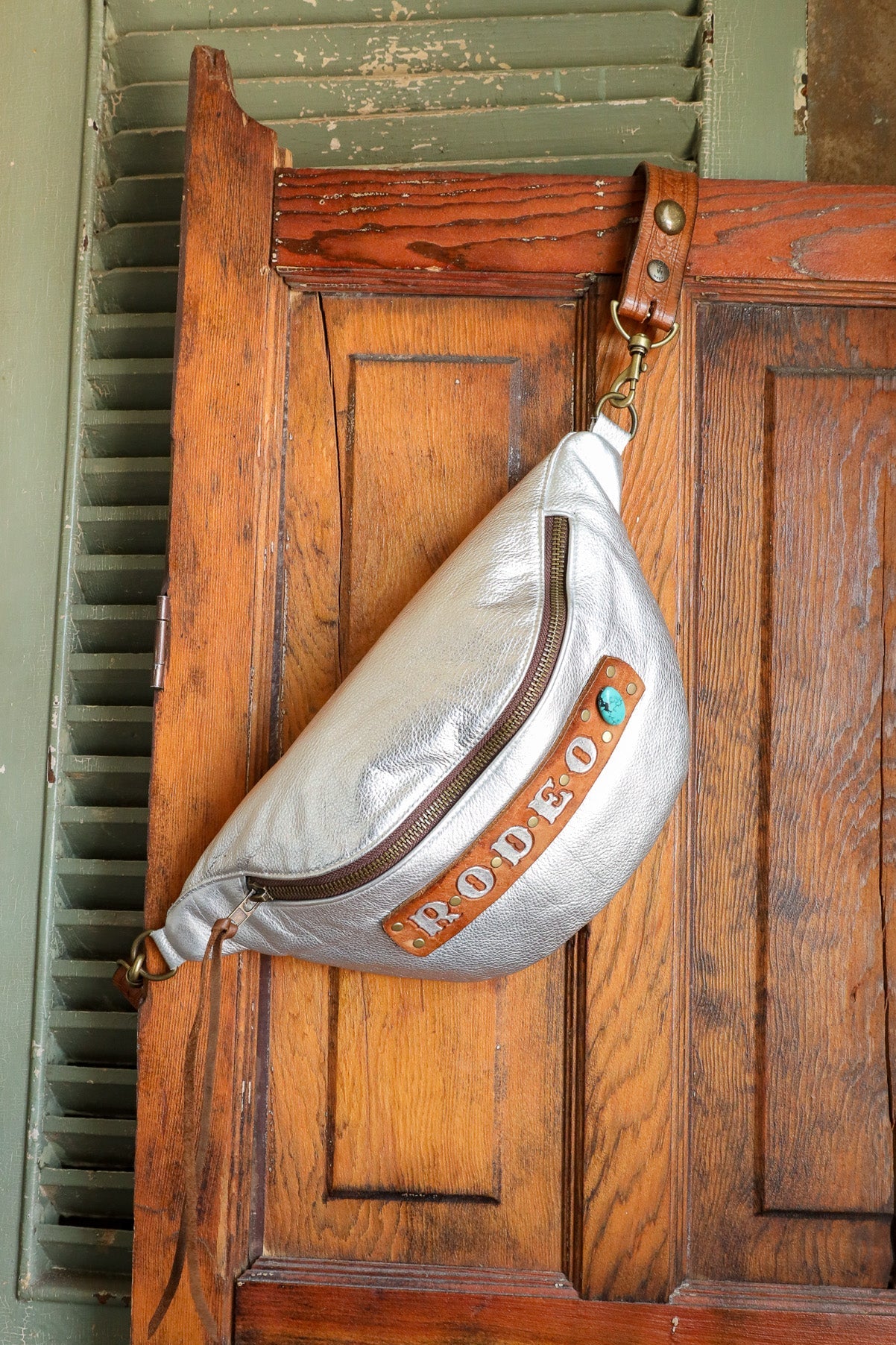 Two Bar West Rodeo With Vintage Strap Bag