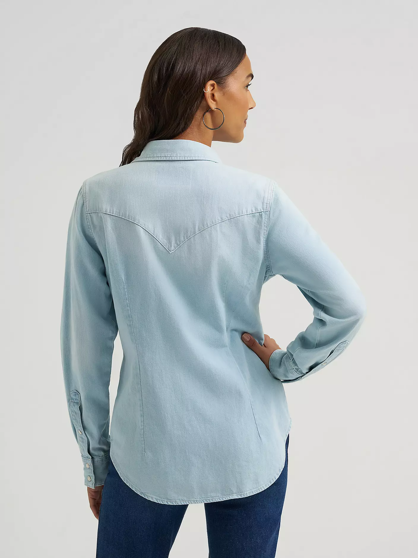 Wrangler Vintage-Fit Denim Western Snap Shirt - Image 3