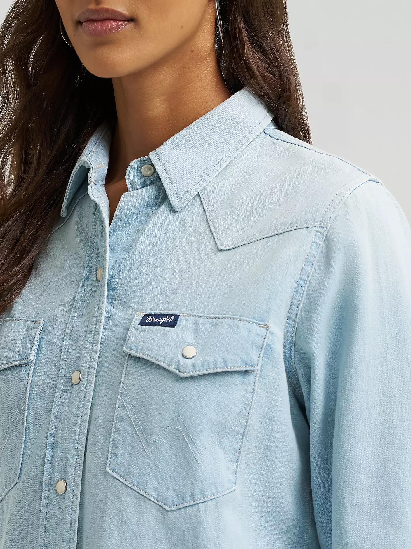 Wrangler Vintage-Fit Denim Western Snap Shirt - Image 4