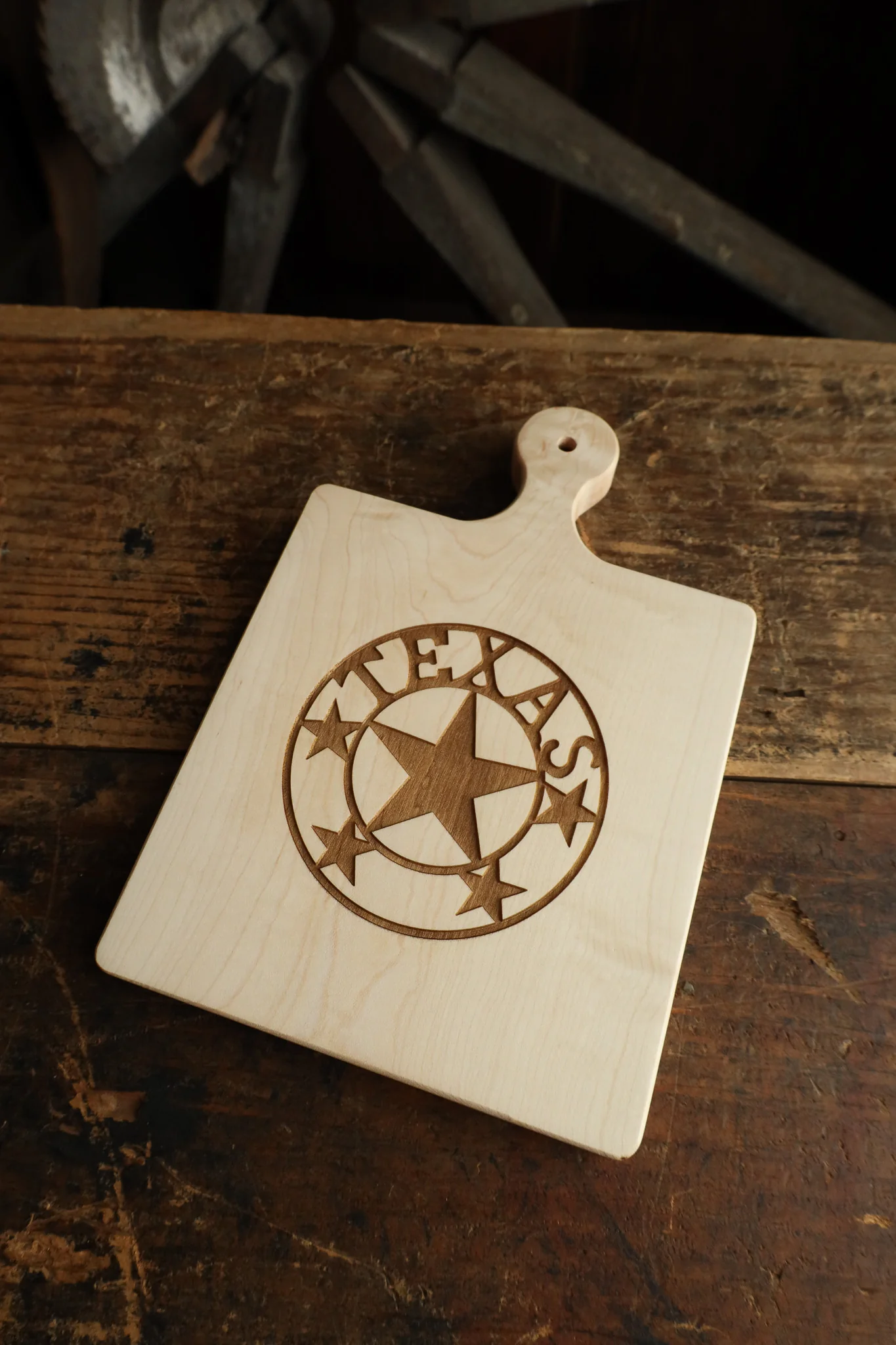 Maple Leaf 9x6 Texas Seal Maple Board - Image 4