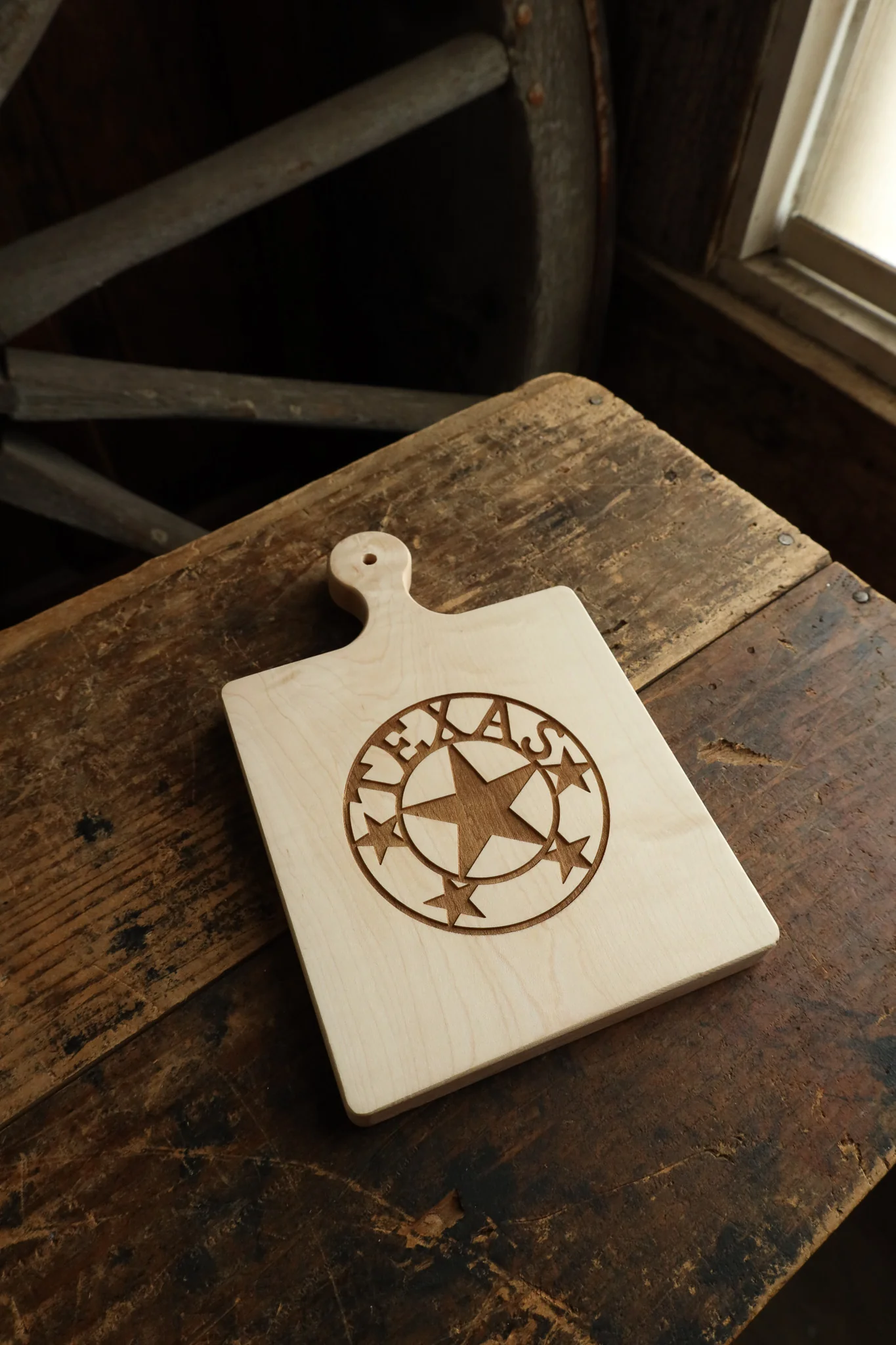 Maple Leaf 9x6 Texas Seal Maple Board - Image 5
