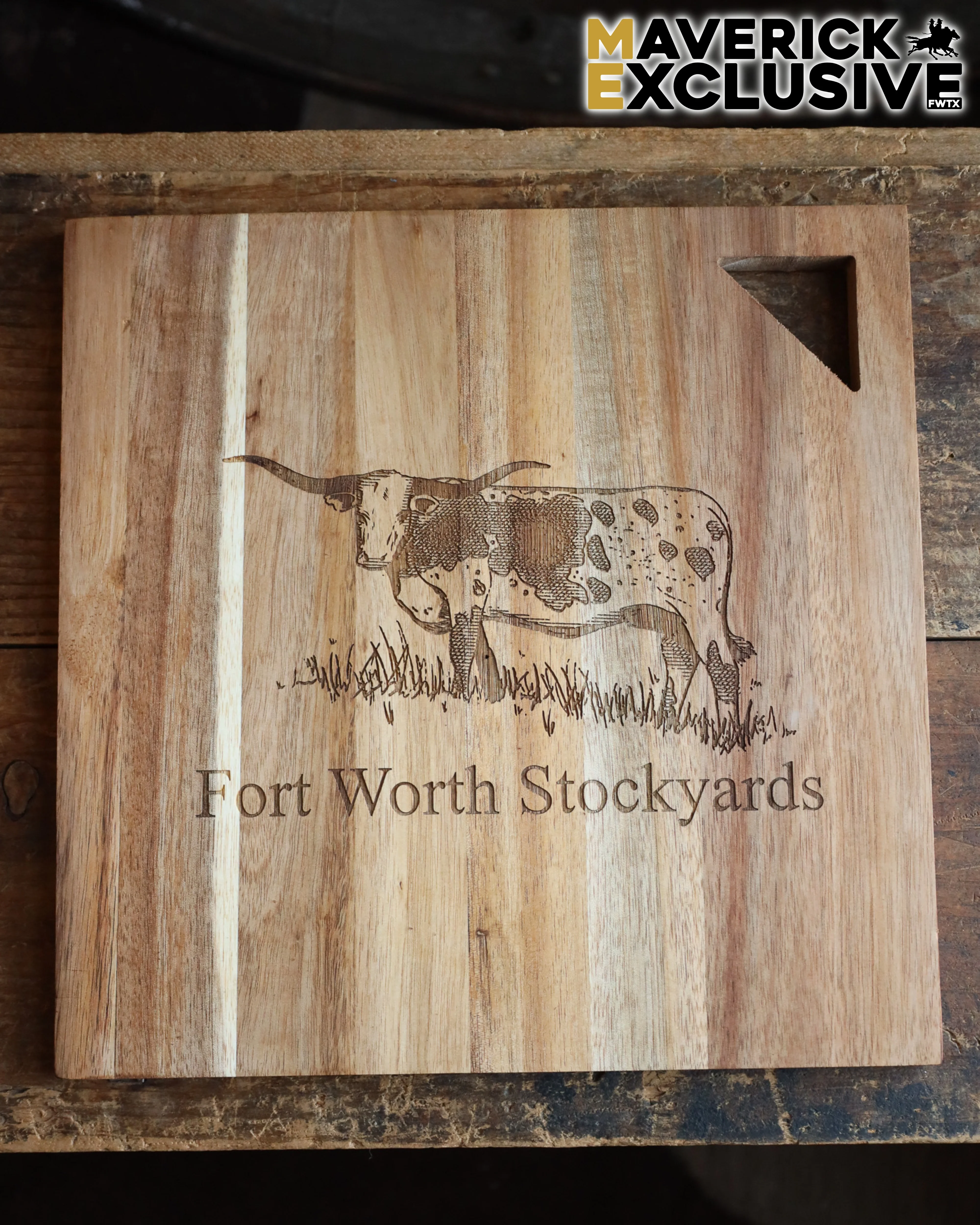 Maverick Exclusive Longhorn Acacia With Cutout Board