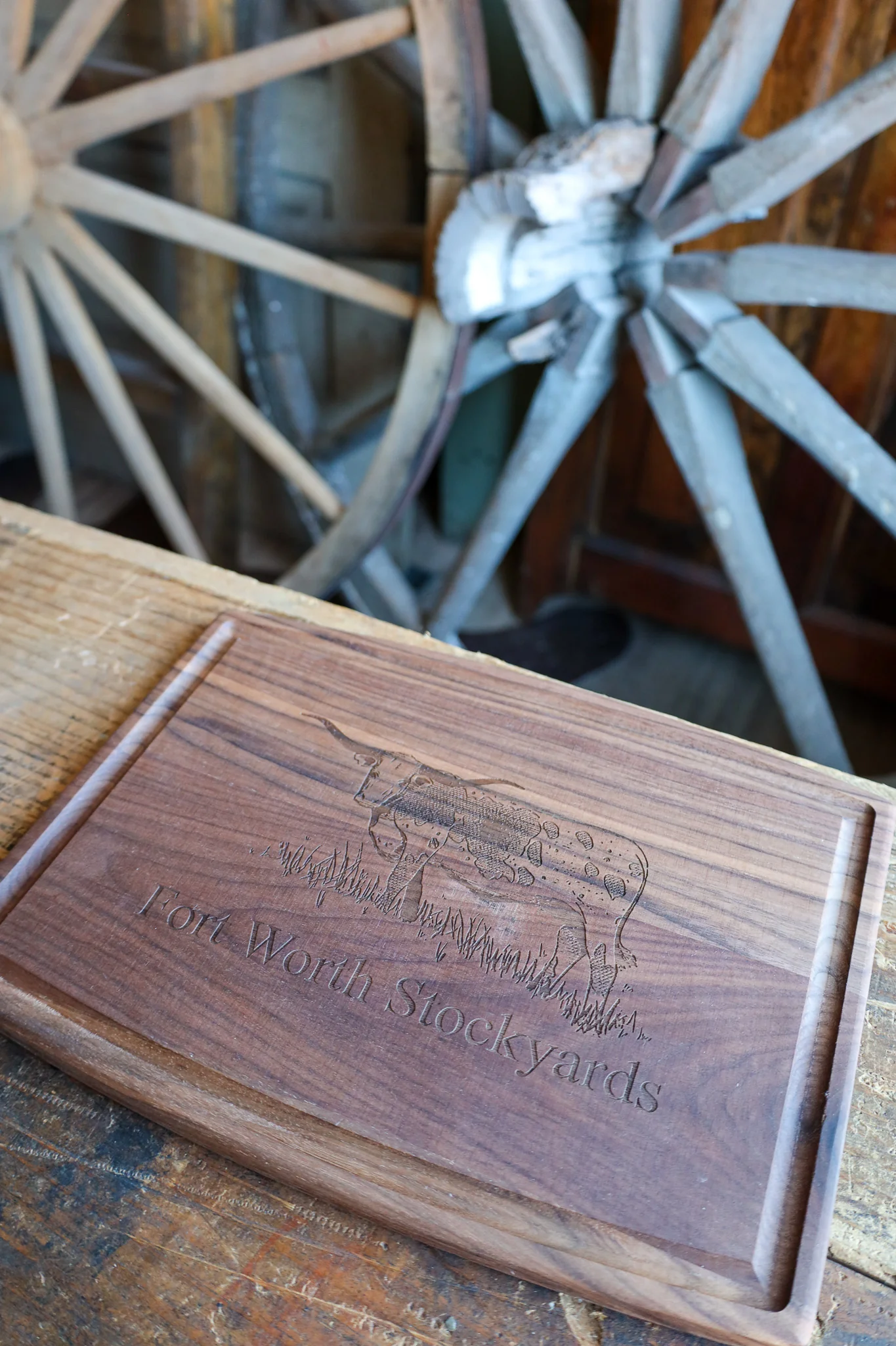 Maverick Exclusive Fort Worth Stockyards Longhorn 12X9 Walnut Board - Image 5