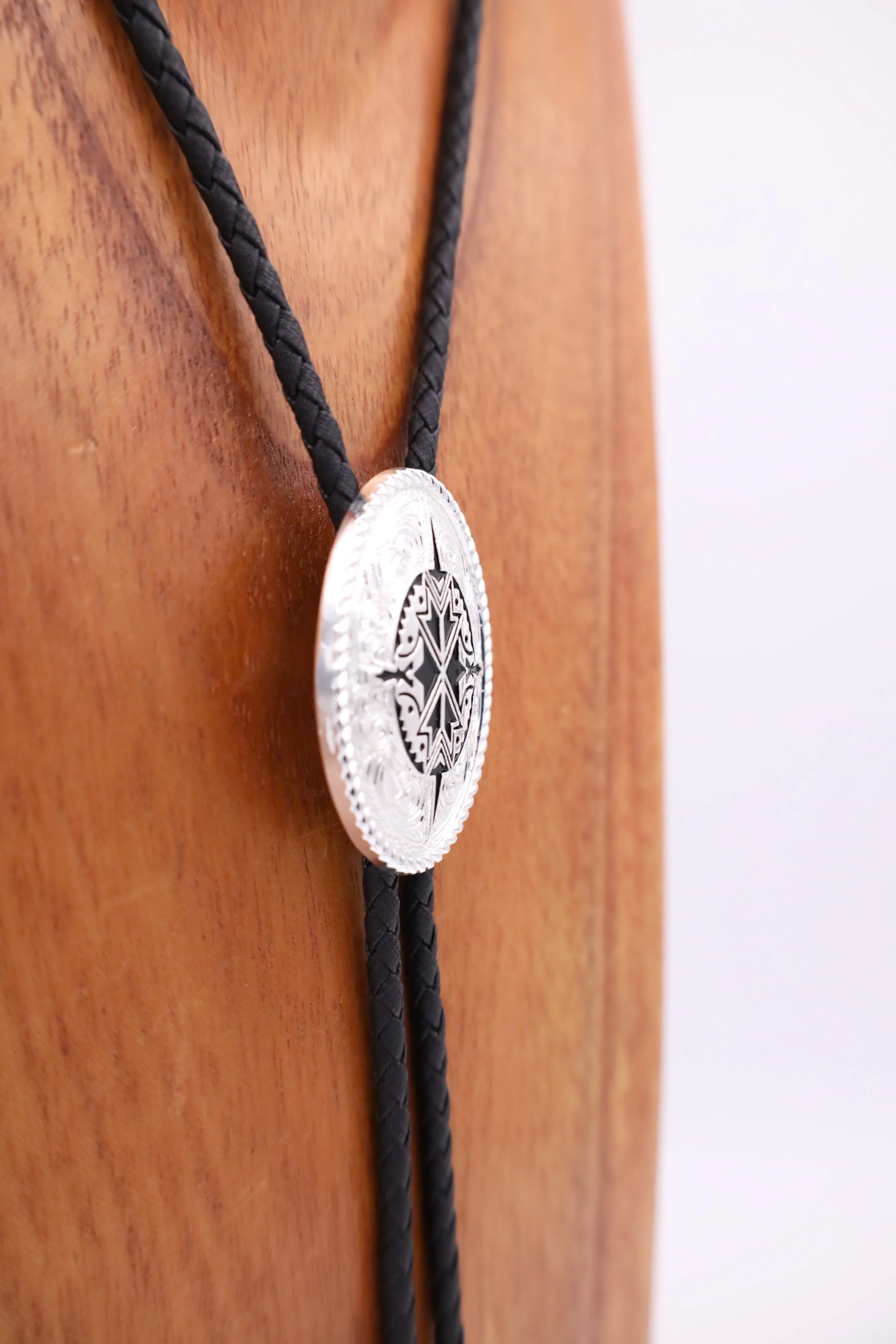 CONCHO SILVER AND BLACK BOLO - Image 5