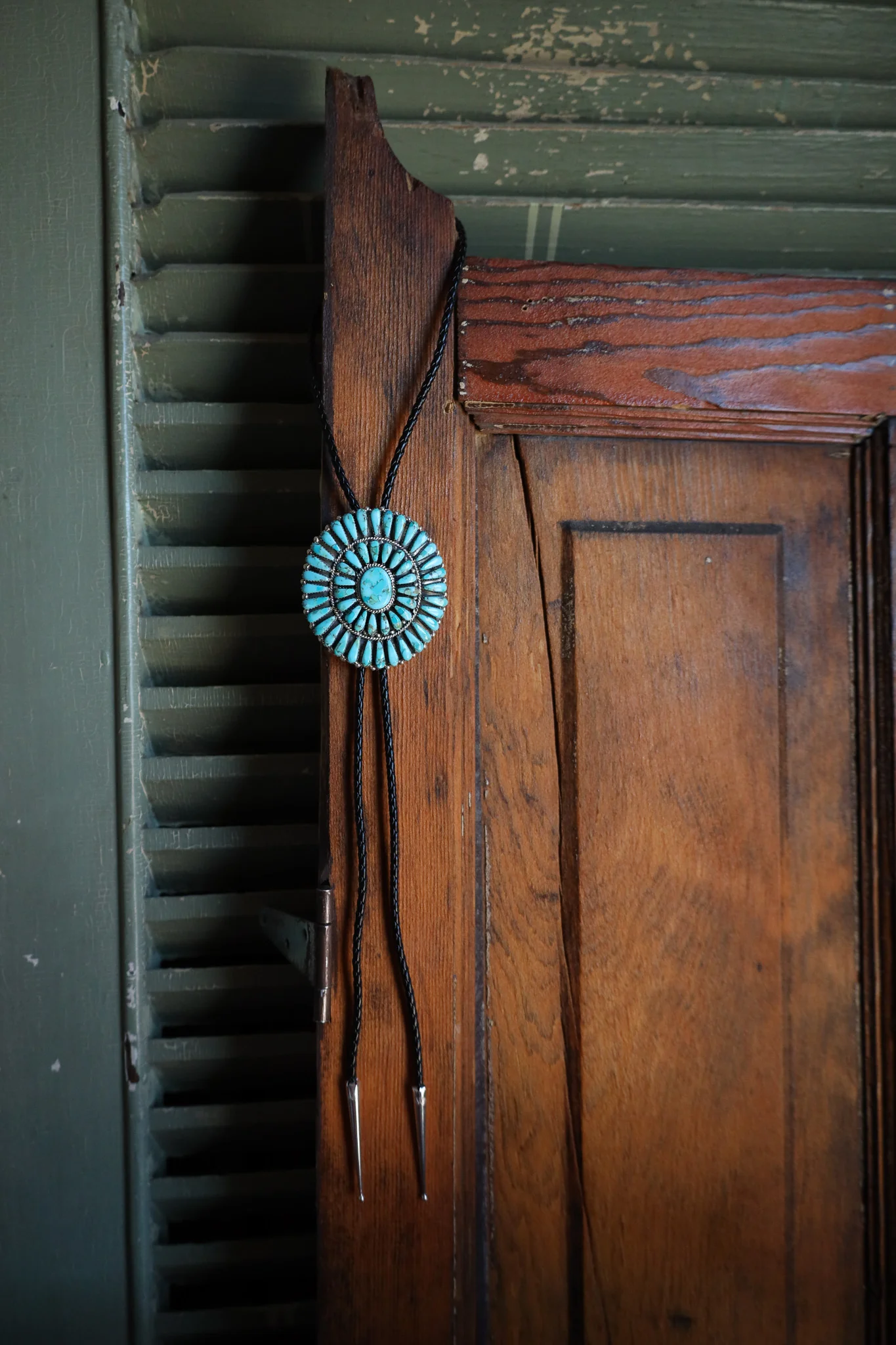 Turquoise Teardrops Circles Black Leather Bolo - Image 6