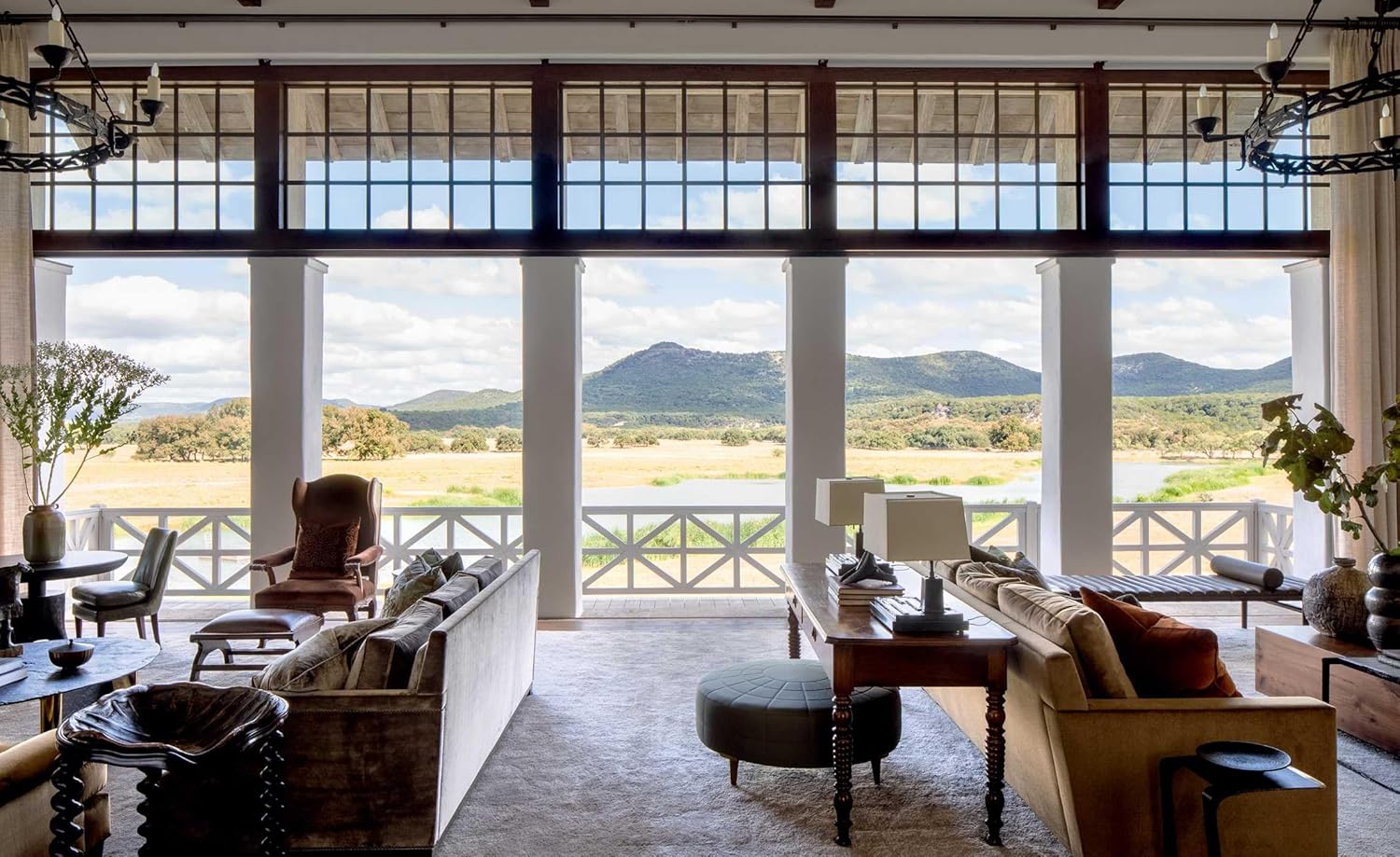 Peace in the West: The Rustic Luxury Interiors of William Peace - Image 8