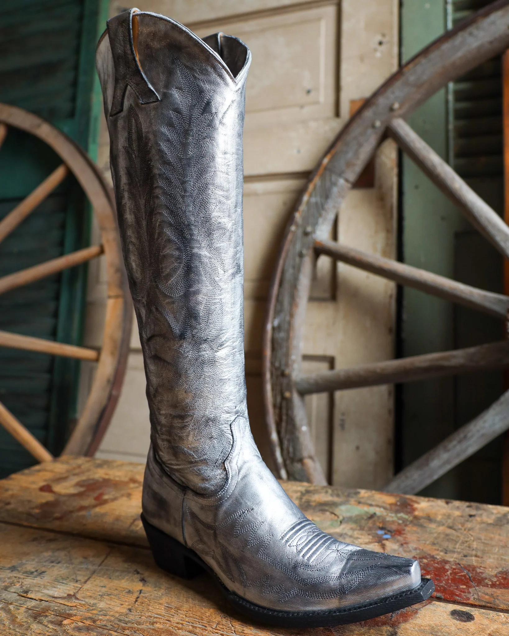 OLD GRINGO WOMEN'S MAYRA METALLIC SILVER 18" BOOT - Image 2