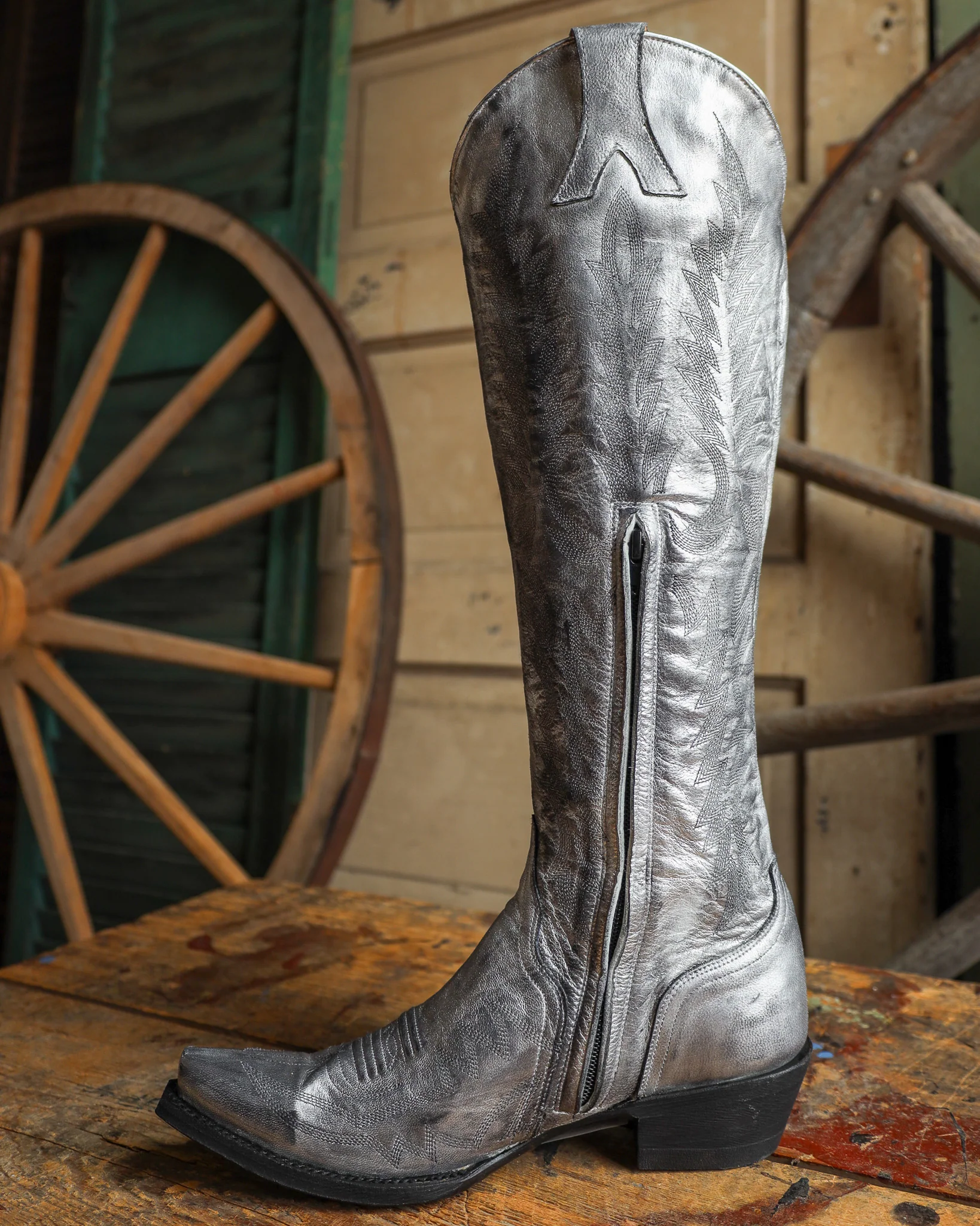 OLD GRINGO WOMEN'S MAYRA METALLIC SILVER 18" BOOT - Image 6