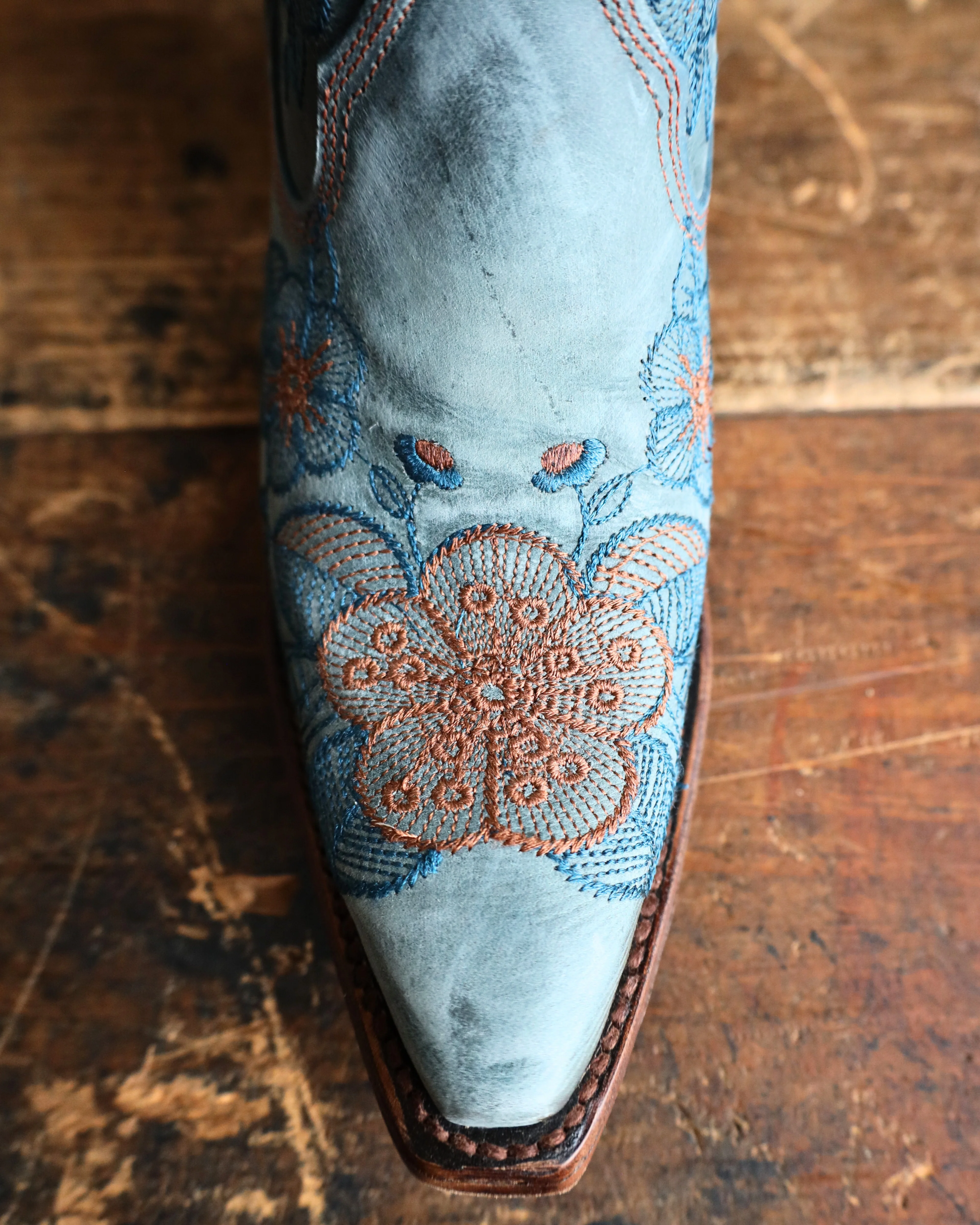 CIRCLE G BY CORRAL WOMEN'S ANKLE FLOWERED EMBROIDERED 7.5" BOOTIE - Image 5