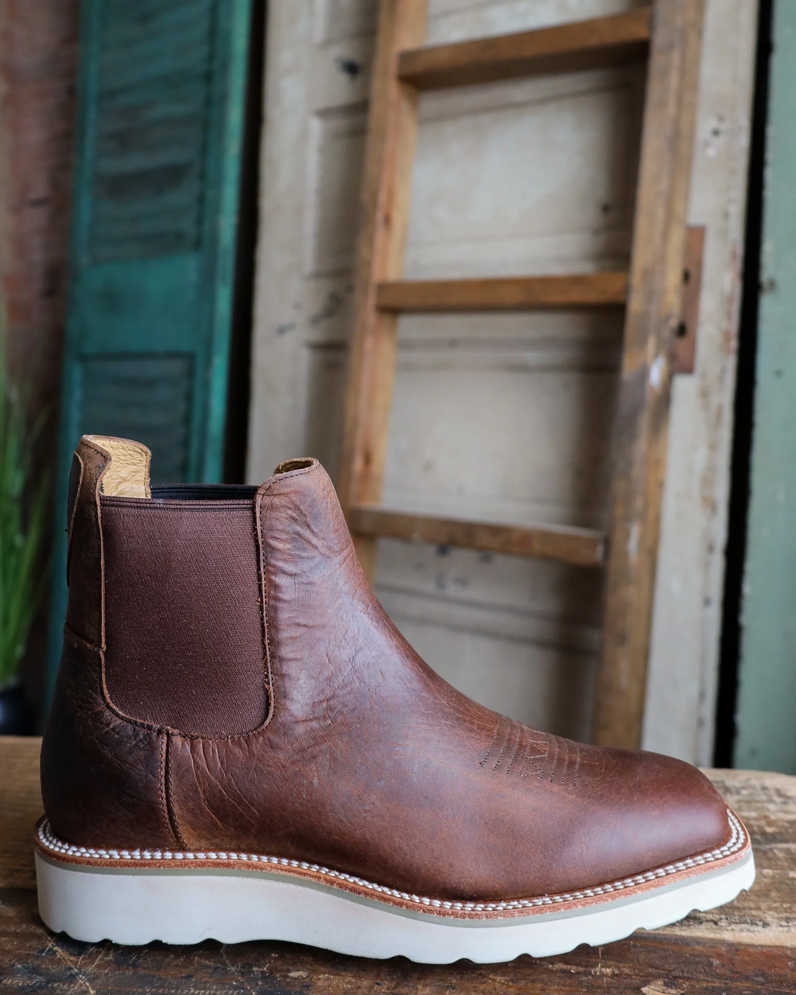 HORSE POWER MEN'S DISTRESSED BISON BROWN BOOT