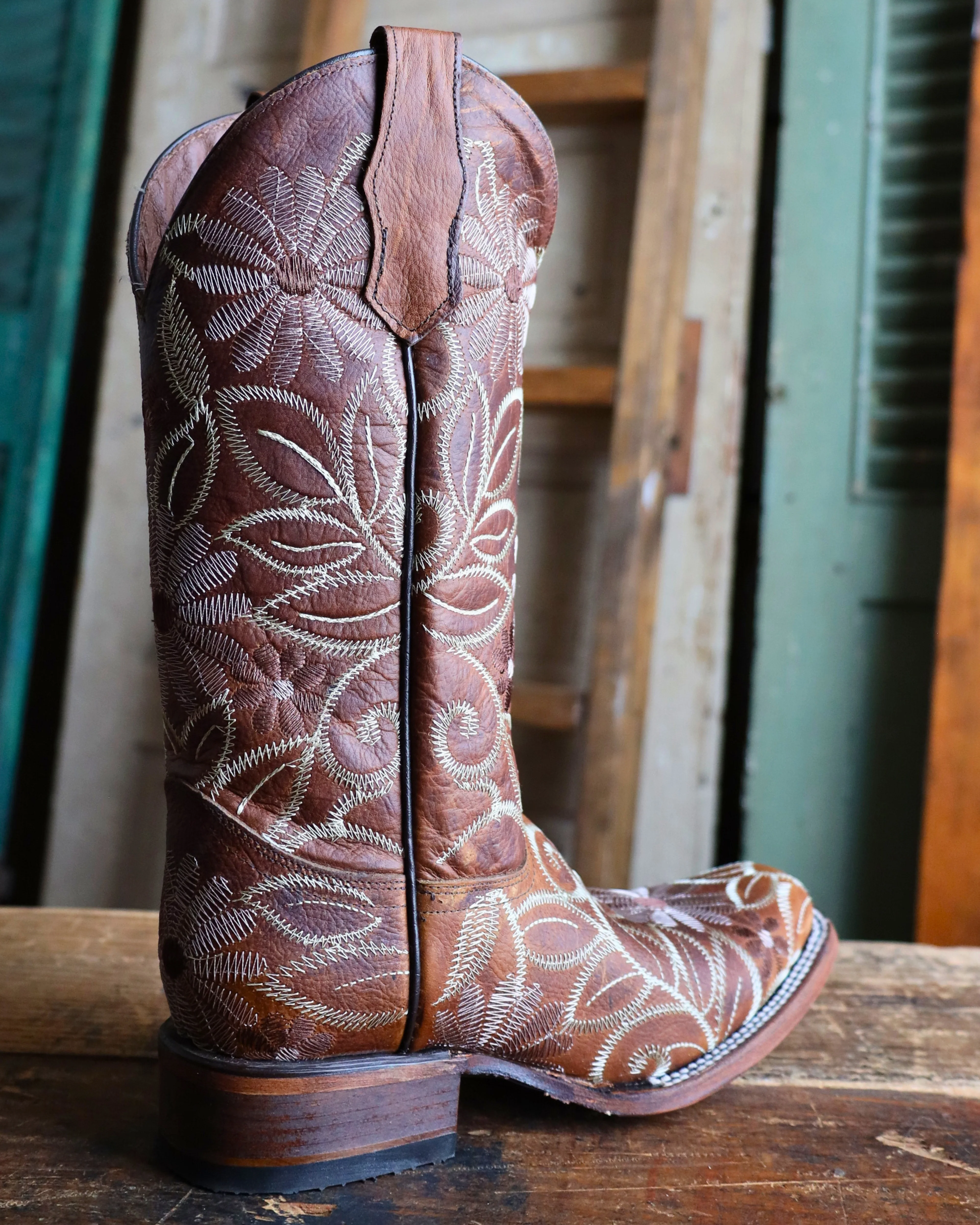 CIRCLE G BY CORRAL WOMEN'S FLORAL EMBROIDERY SQUARE TOE 12" BOOT - Image 10