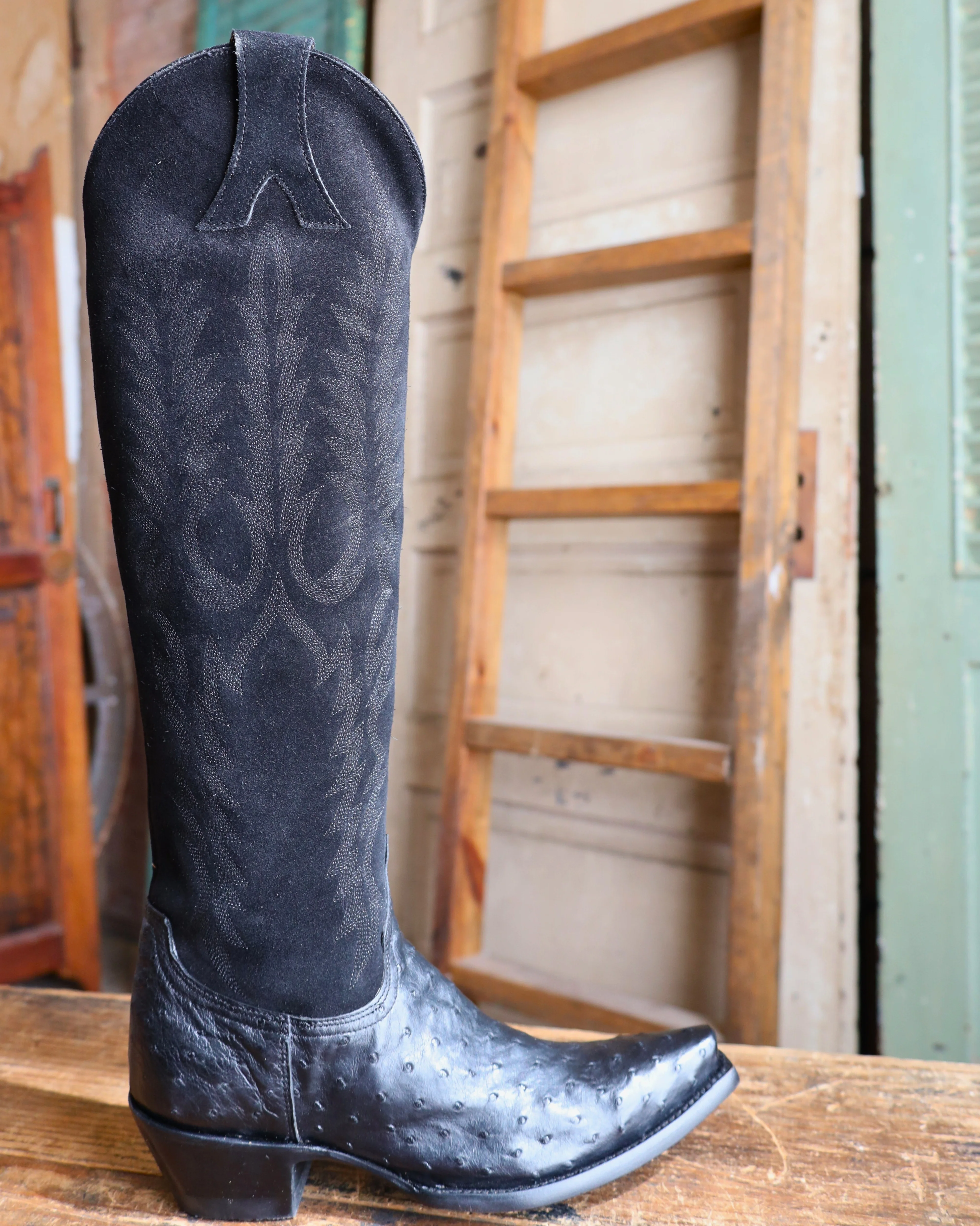 OLD GRINGO WOMEN'S MAYRA OSTRICH 18" BOOT- BLACK/ASH - Image 9