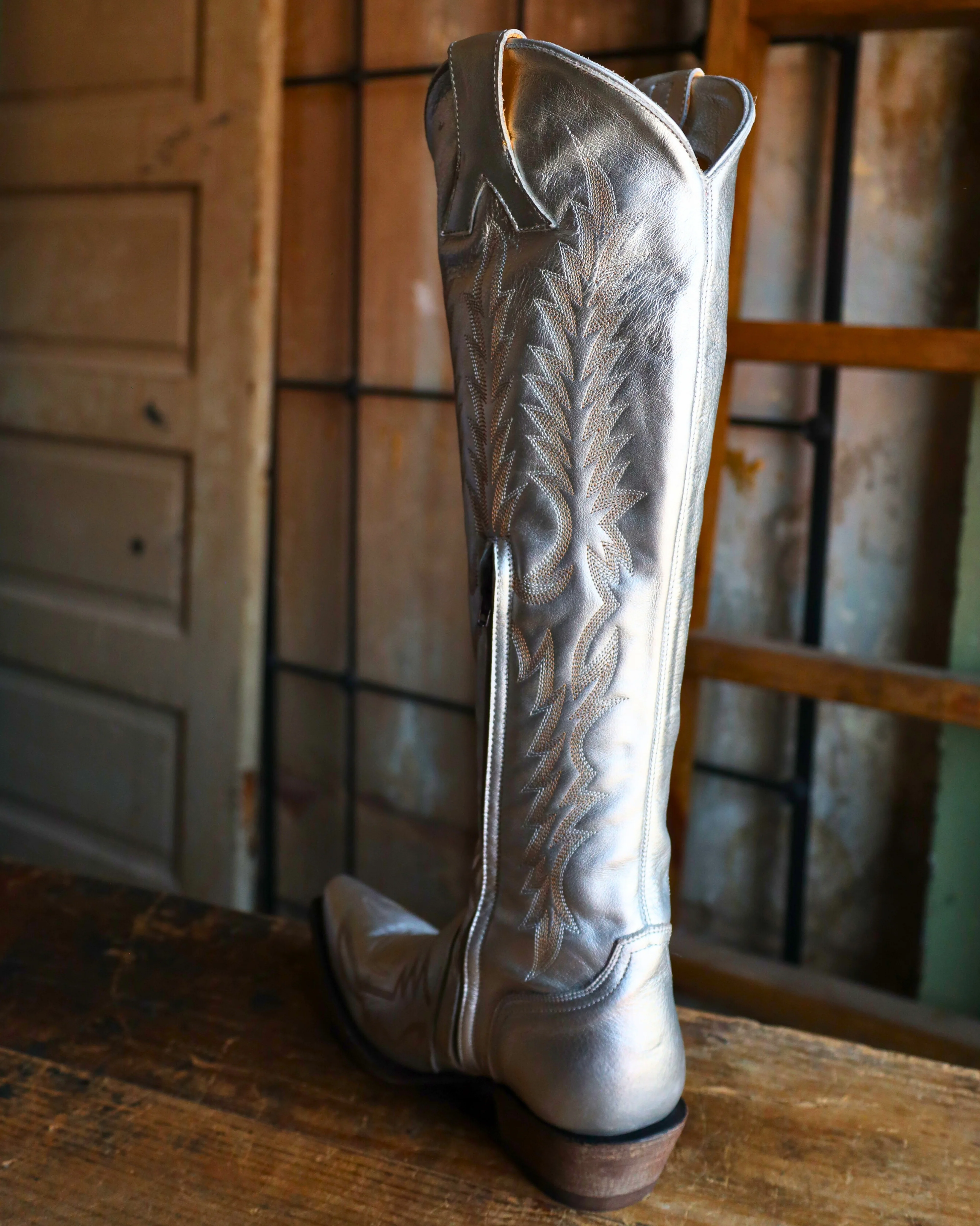 Maverick Exclusive OLD GRINGO WOMEN'S MAYRA SILVER 18" BOOT - Image 6