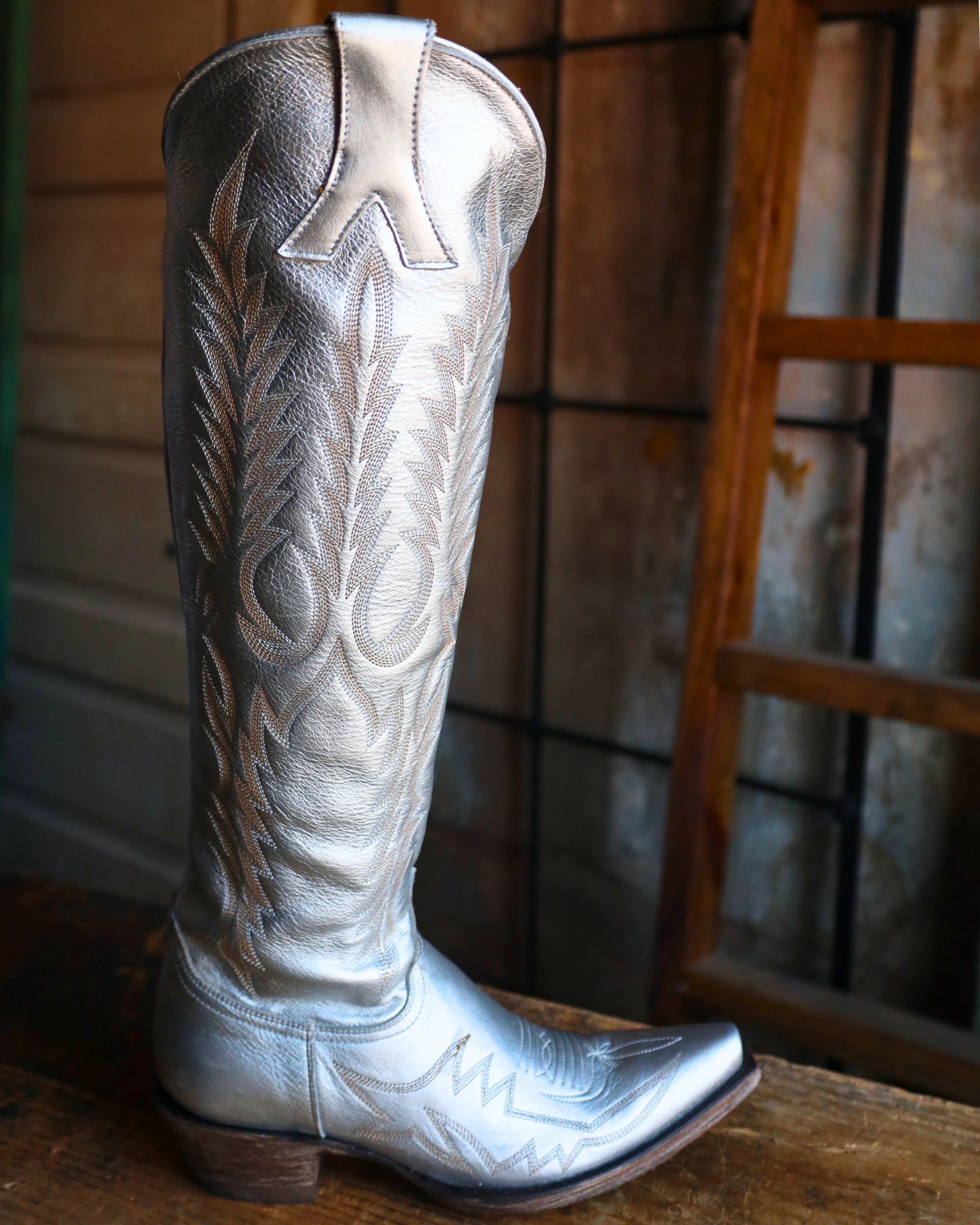 Maverick Exclusive OLD GRINGO WOMEN'S MAYRA SILVER 18" BOOT - Image 9