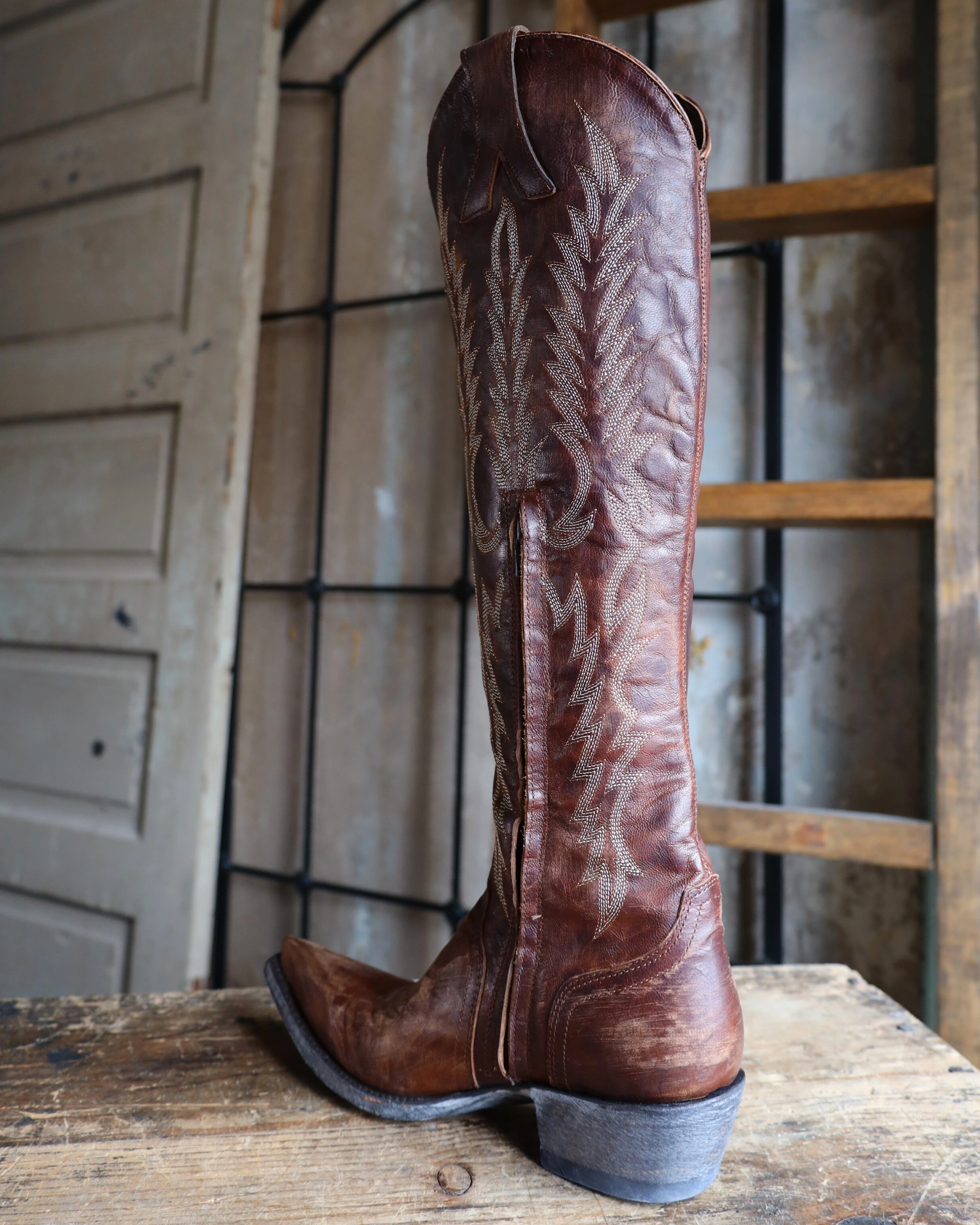 OLD GRINGO WOMEN'S MAYRA BRASS 18" BOOT - Image 12