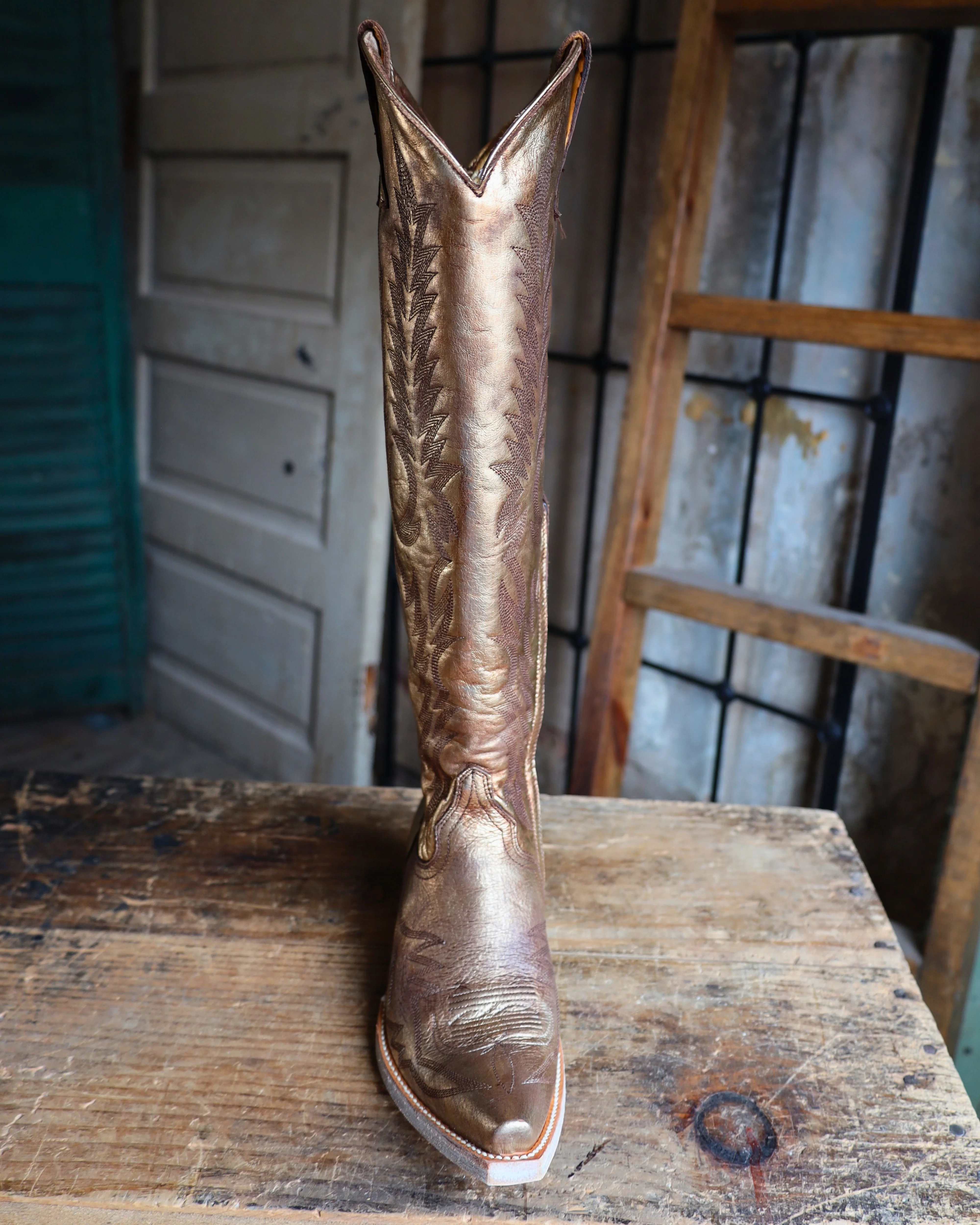 Maverick Exclusive OLD GRINGO WOMEN'S MAYRA GOLD 18" BOOT - Image 6