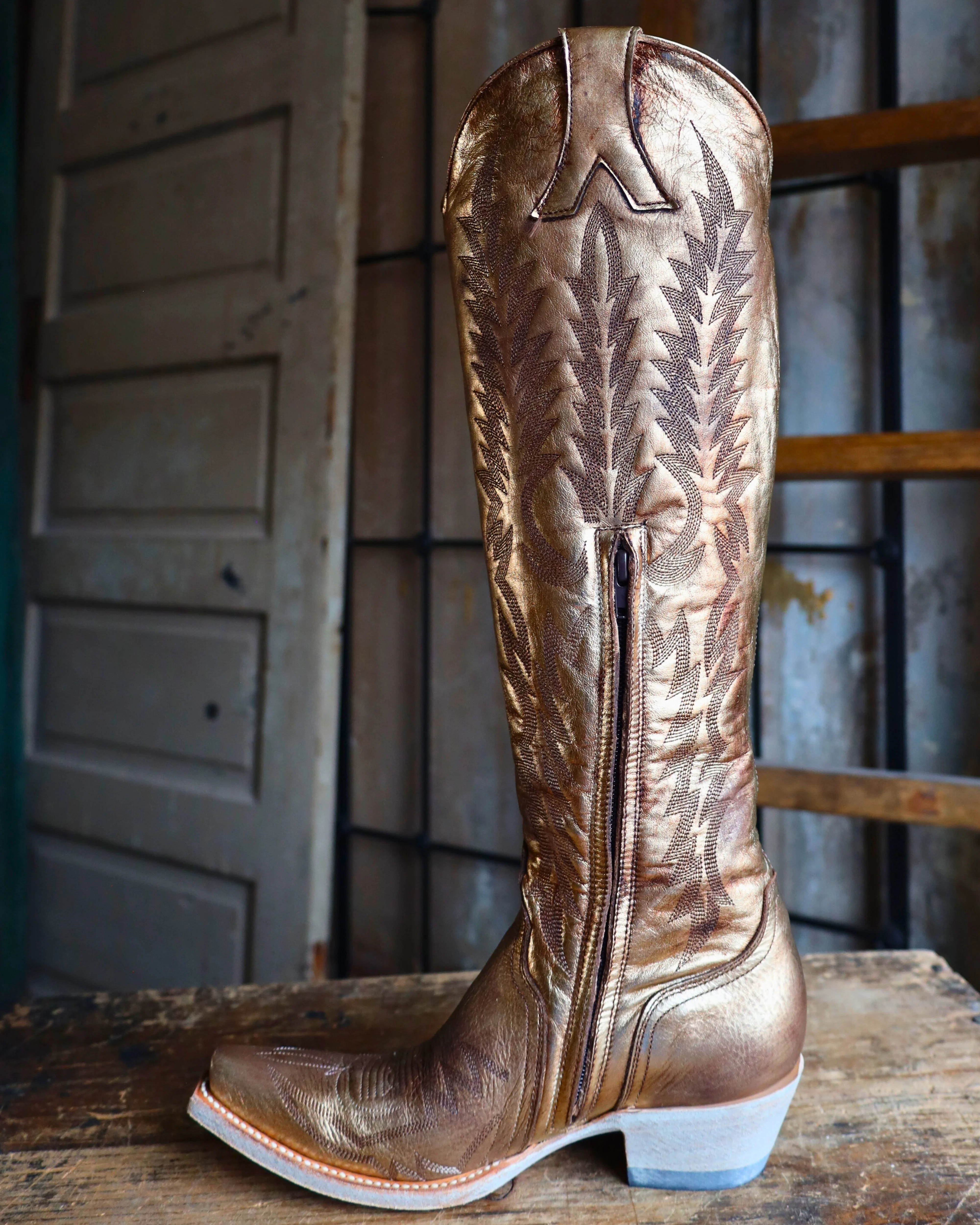 Maverick Exclusive OLD GRINGO WOMEN'S MAYRA GOLD 18" BOOT - Image 9