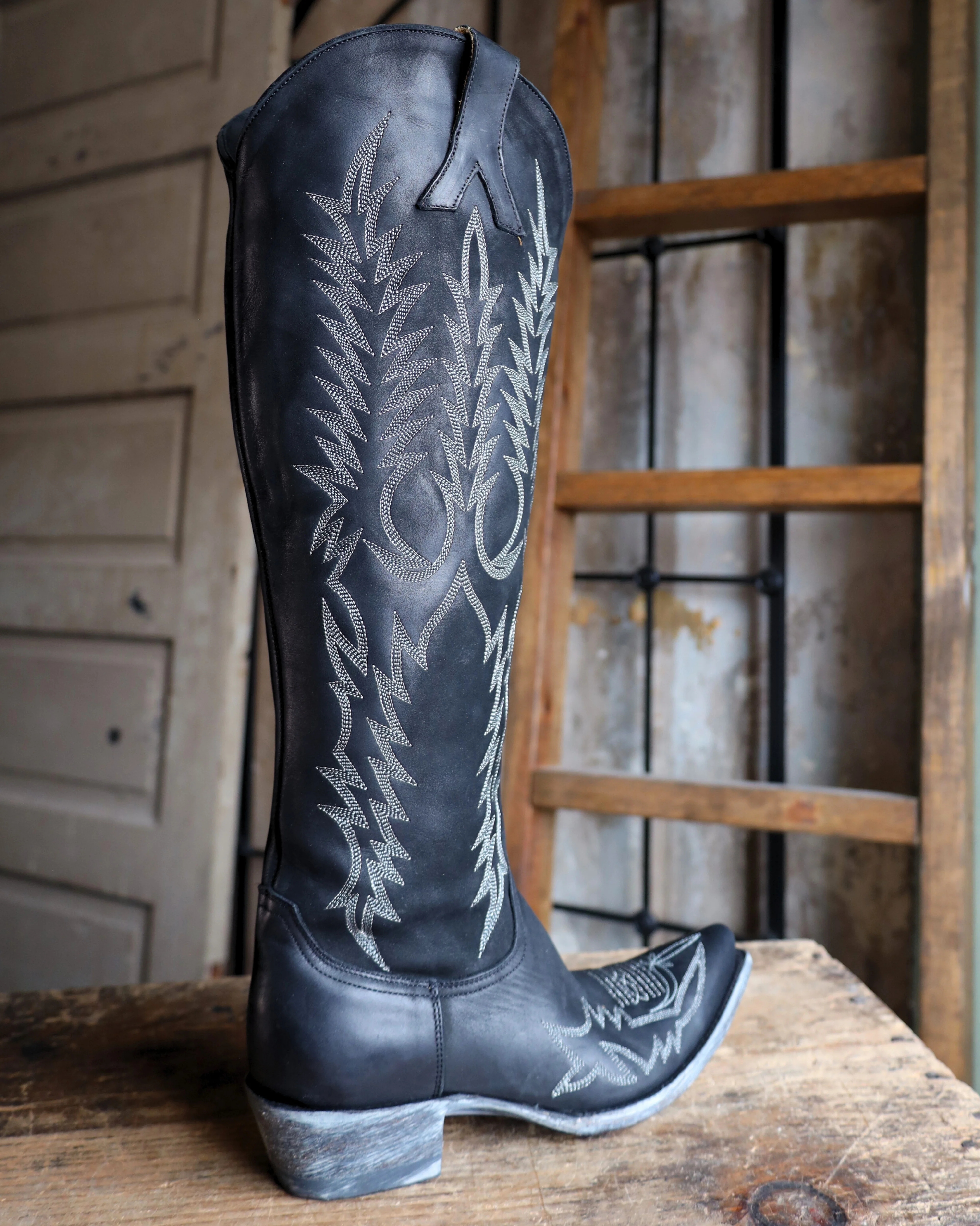 OLD GRINGO WOMEN'S MAYRA MATTE BLACK RELAXED 18" BOOT - Image 10