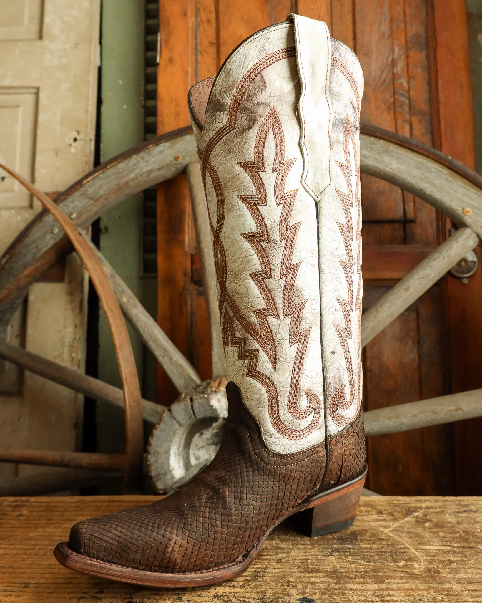 Corral Women's Python Embroidery 16" Boot - Image 5