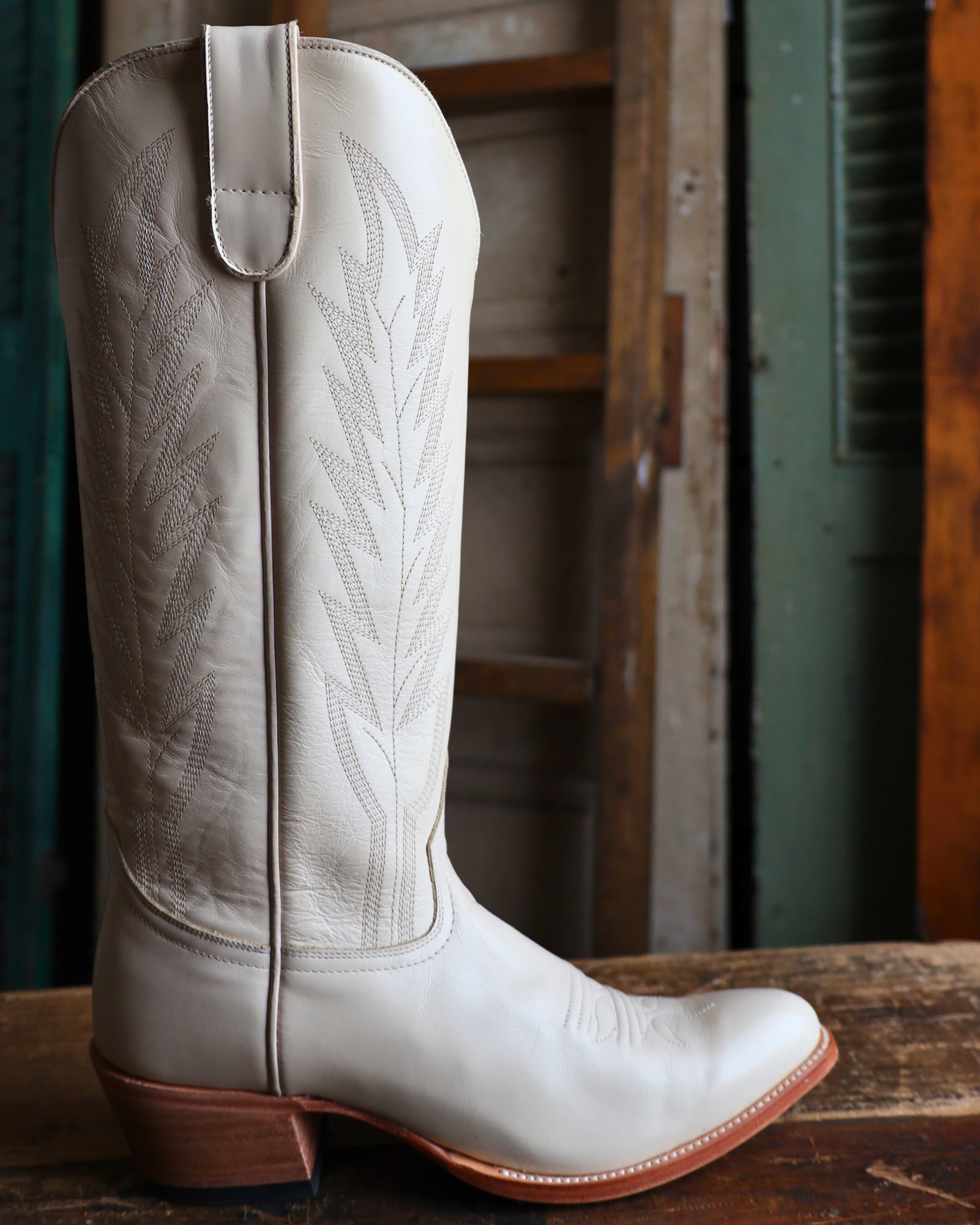 MACIE BEAN WOMEN'S SPACEY GRACEY 15" BOOT