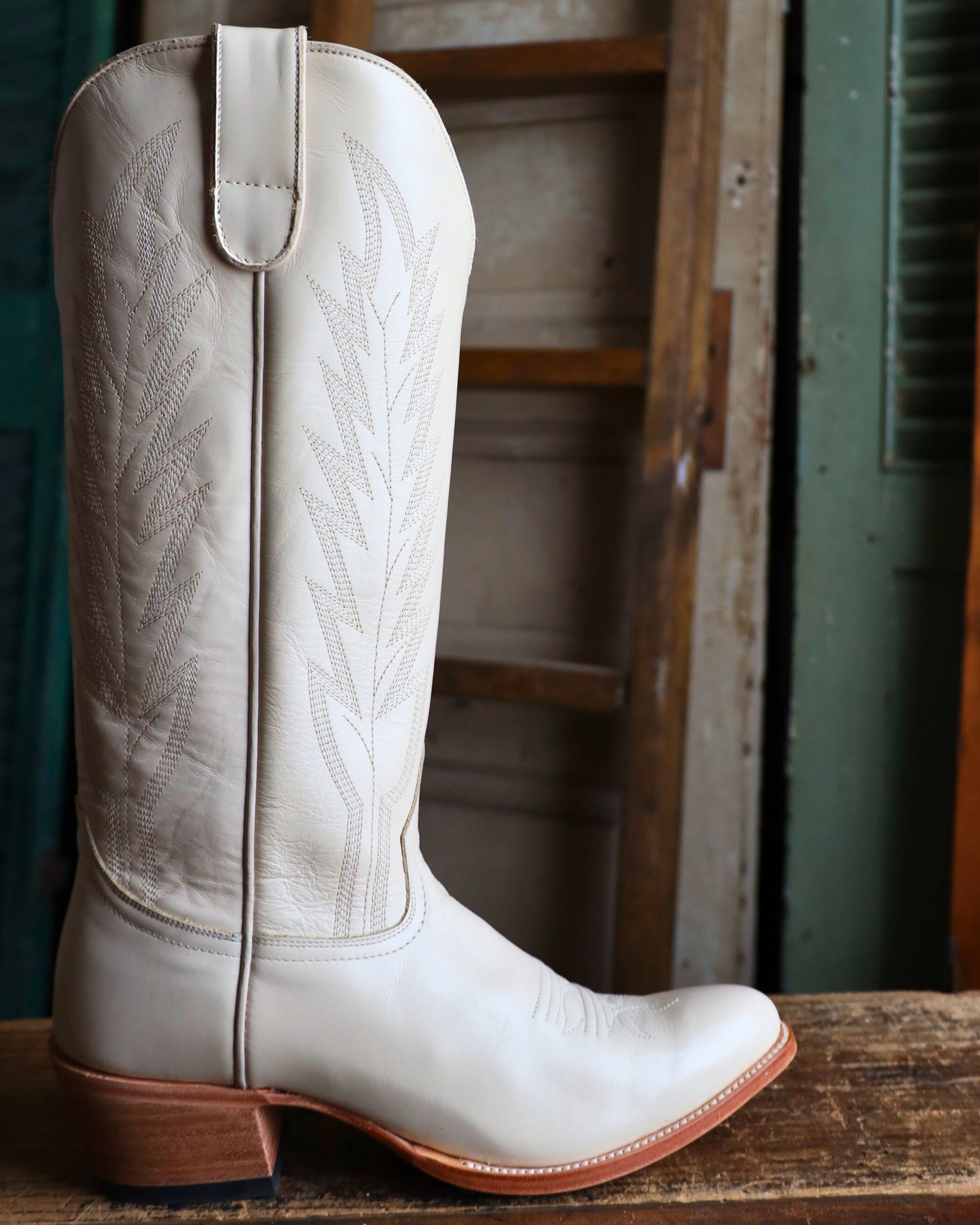 MACIE BEAN WOMEN'S SPACEY GRACEY 15" BOOT - Image 8