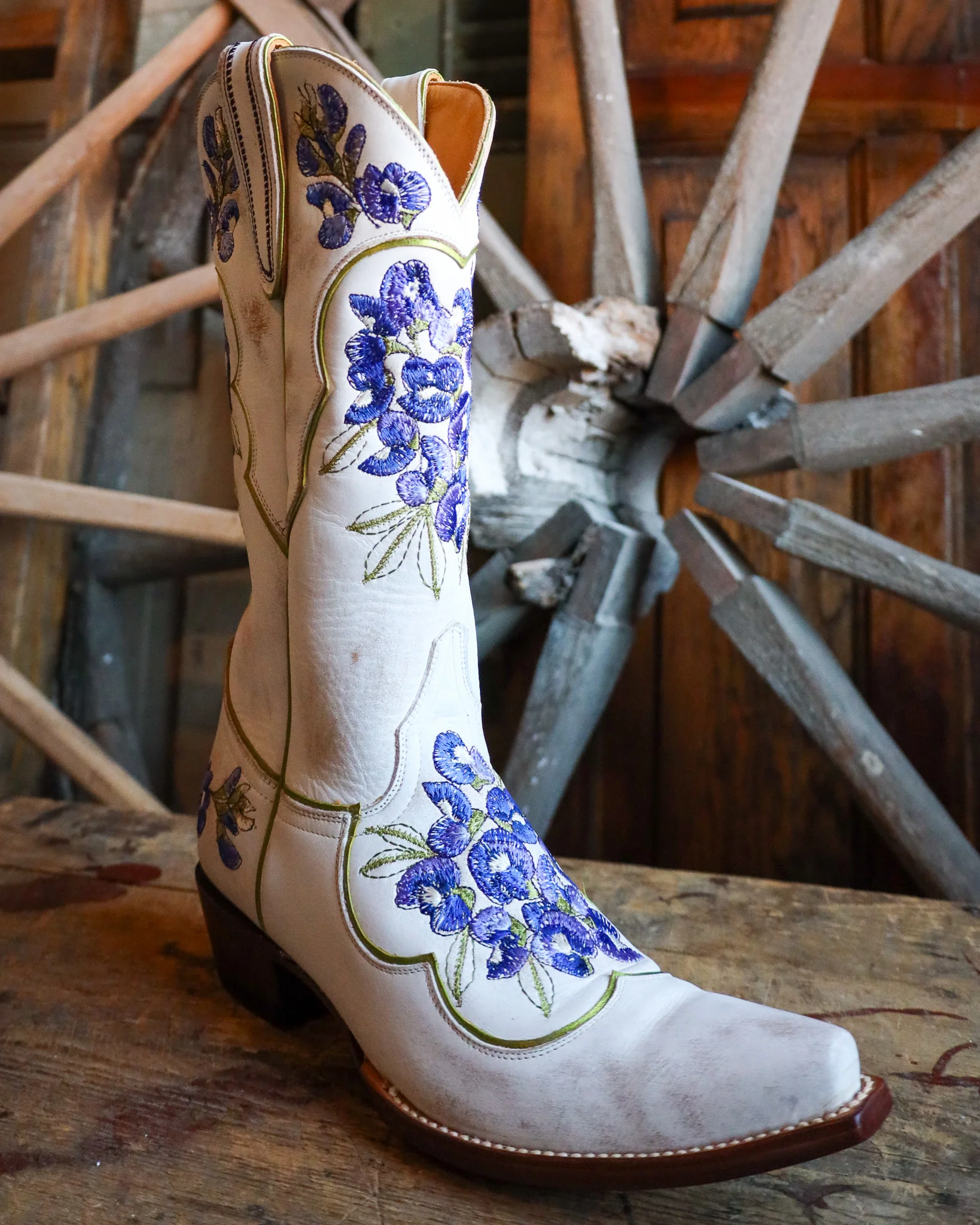 Old Gringo Women's Viola White And Blue 13" Boot - Image 11