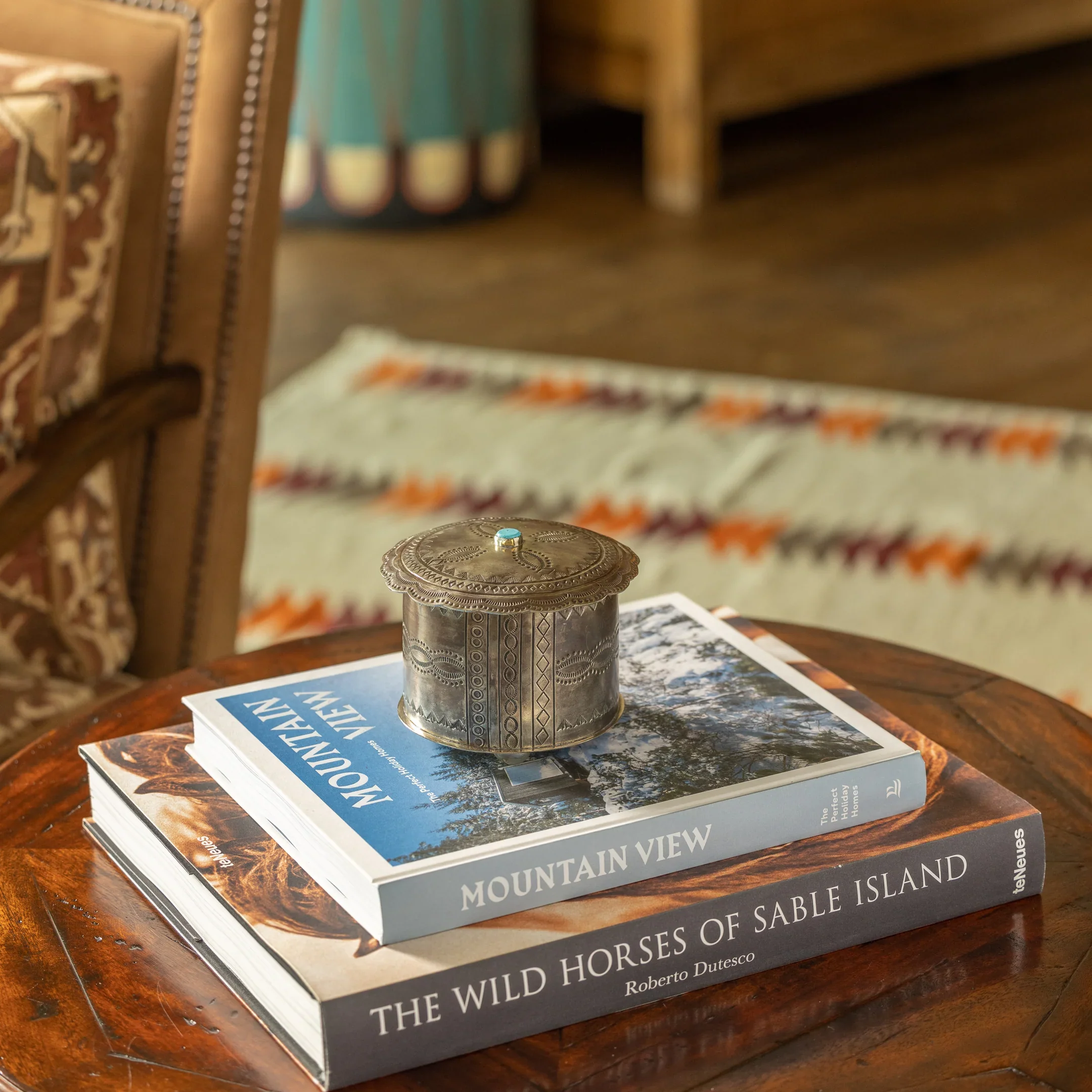 J. ALEXANDER STAMPED ROUND BOX WITH TURQUOISE AND LID - Image 3