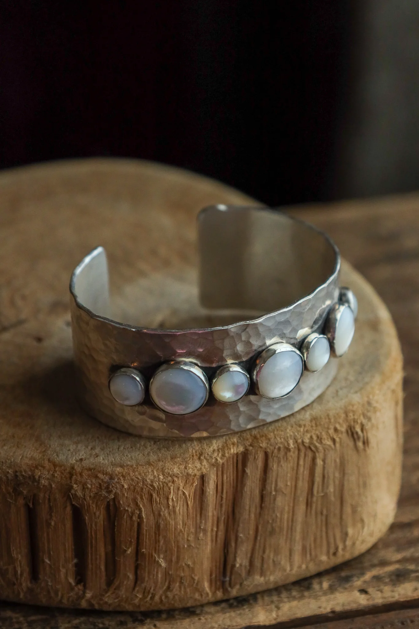 Richard Schmidt 7 Moonstones 1" Cuff - Image 3