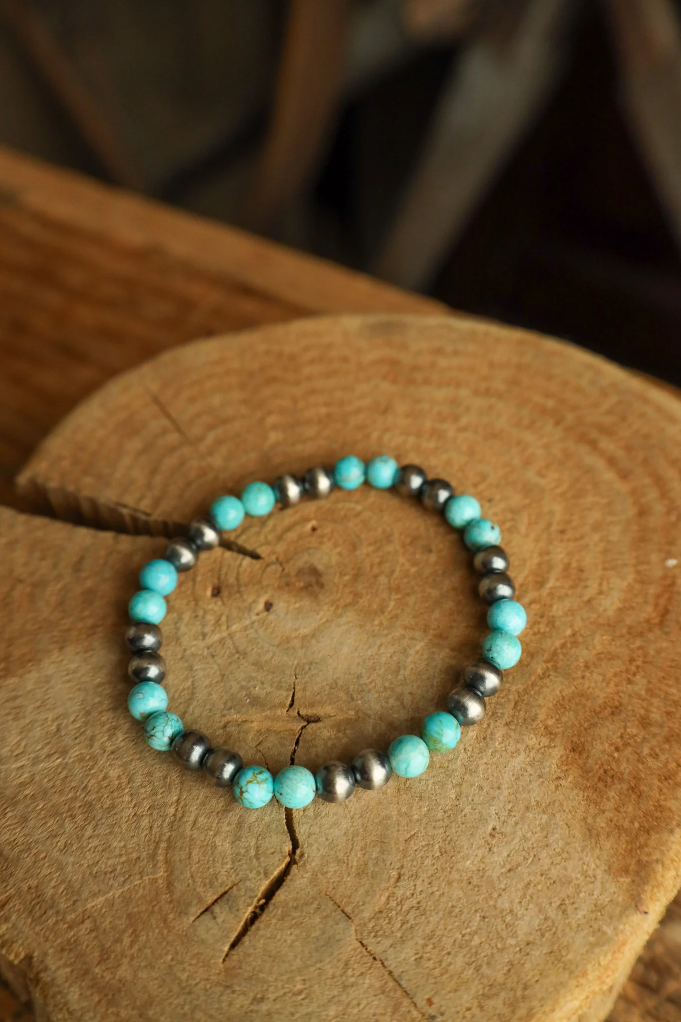 6MM Navajo Pearl & Turquoise Bead Stretch Bracelet - Image 4