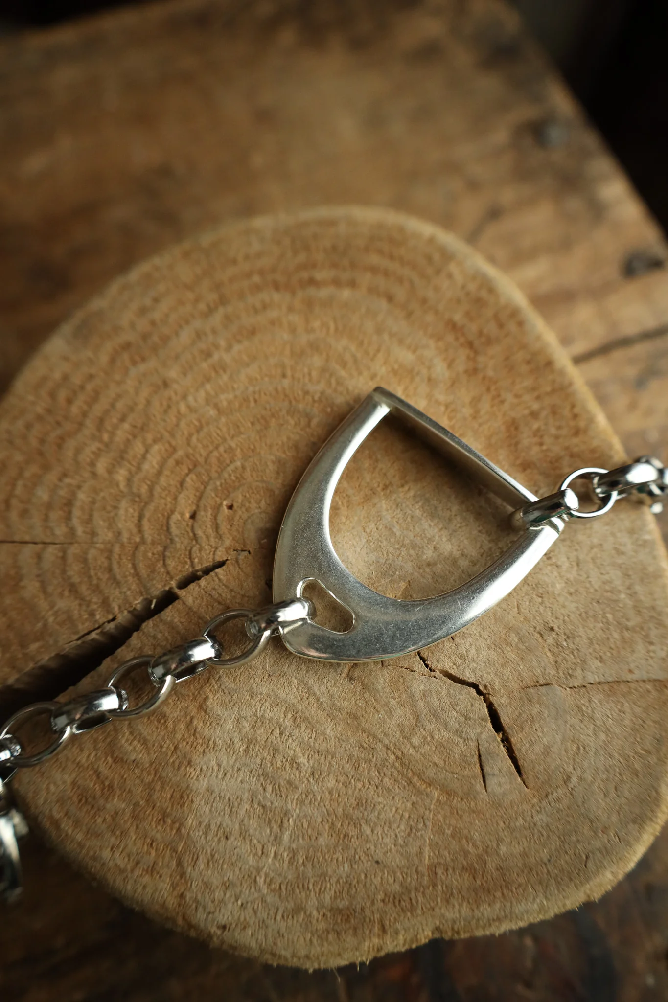 V2 Designs Large Silver Stirrup With Links Bracelet - Image 3