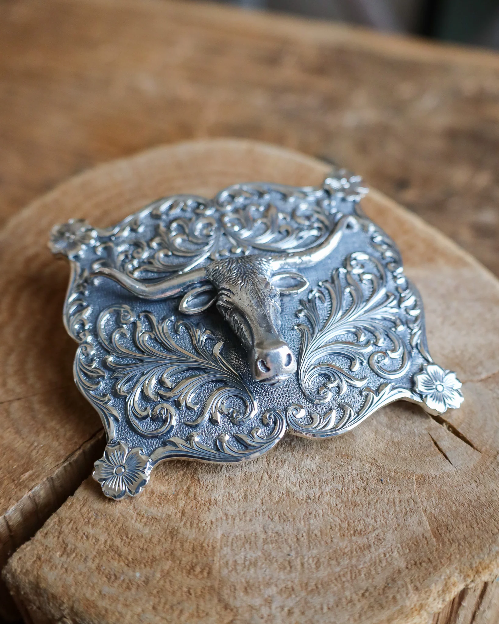 MAVERICK EXCLUSIVE VOGT LONGHORN CAST SCROLLS BUCKLE - Image 4