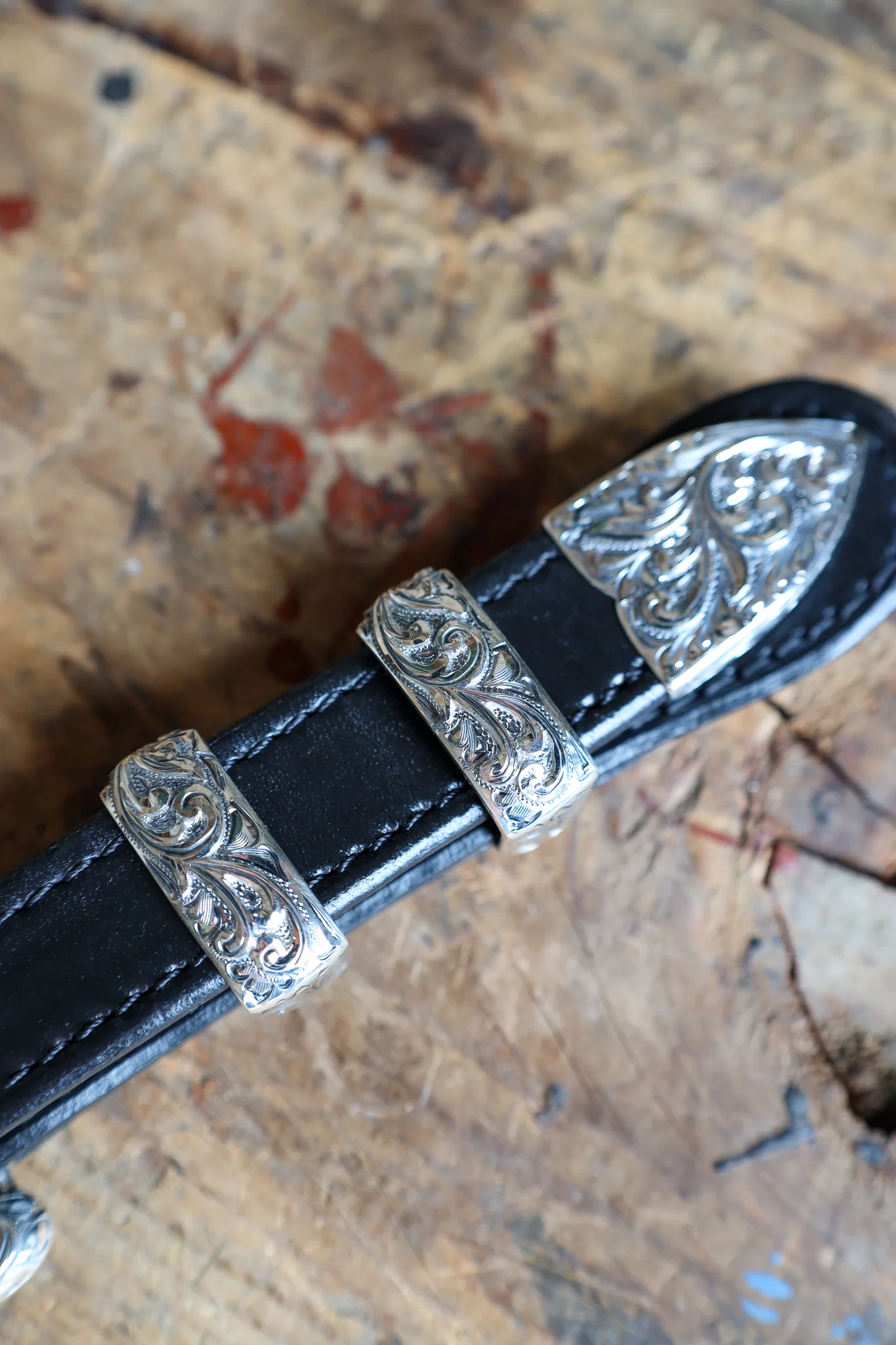 Maverick Exclusive Vogt 4 Piece Longhorn 1" Engraved Buckle Set - Image 5
