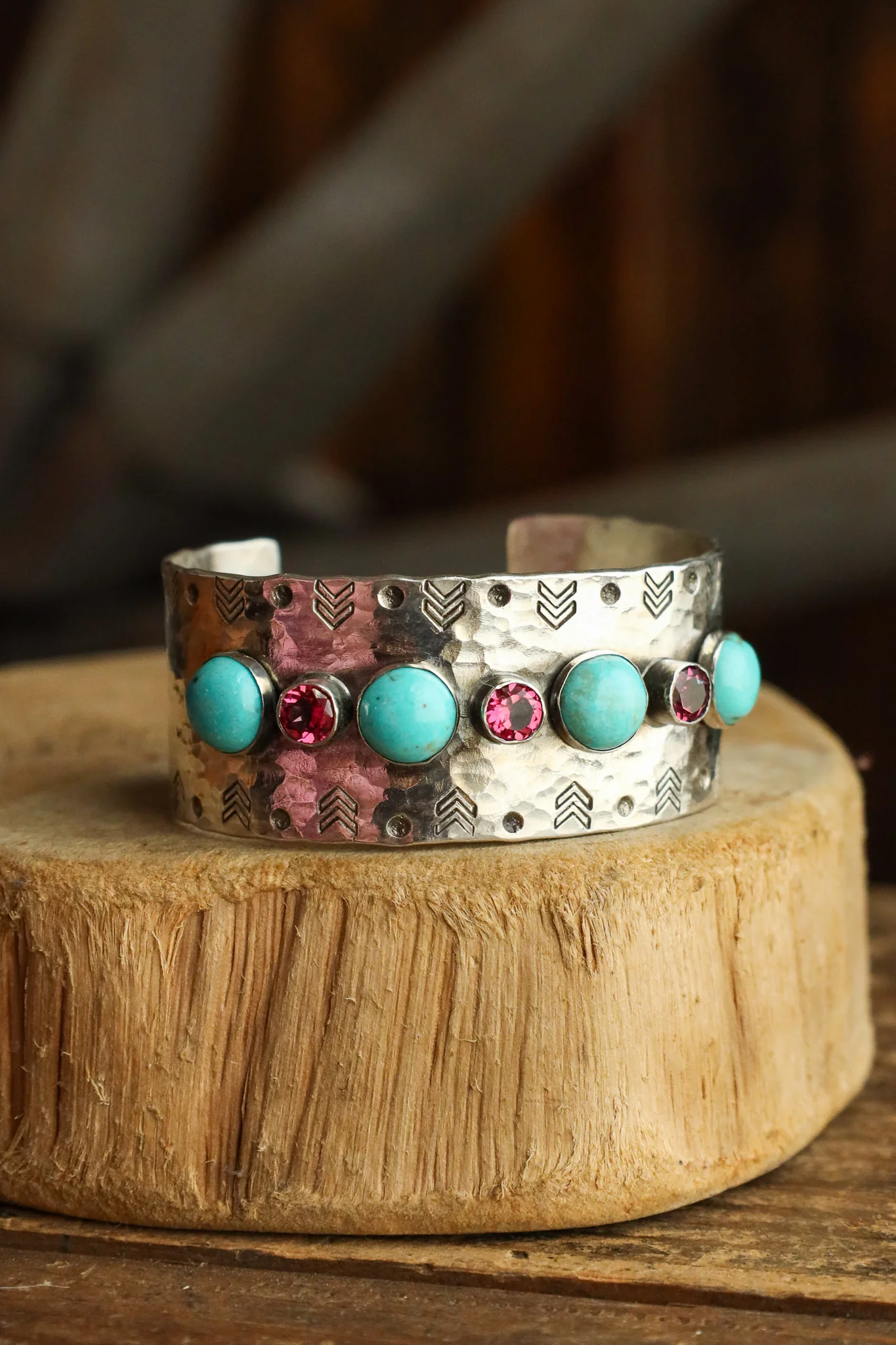 Richard Schmidt 1" Turquoise With Pink Topaz Cuff - Image 3