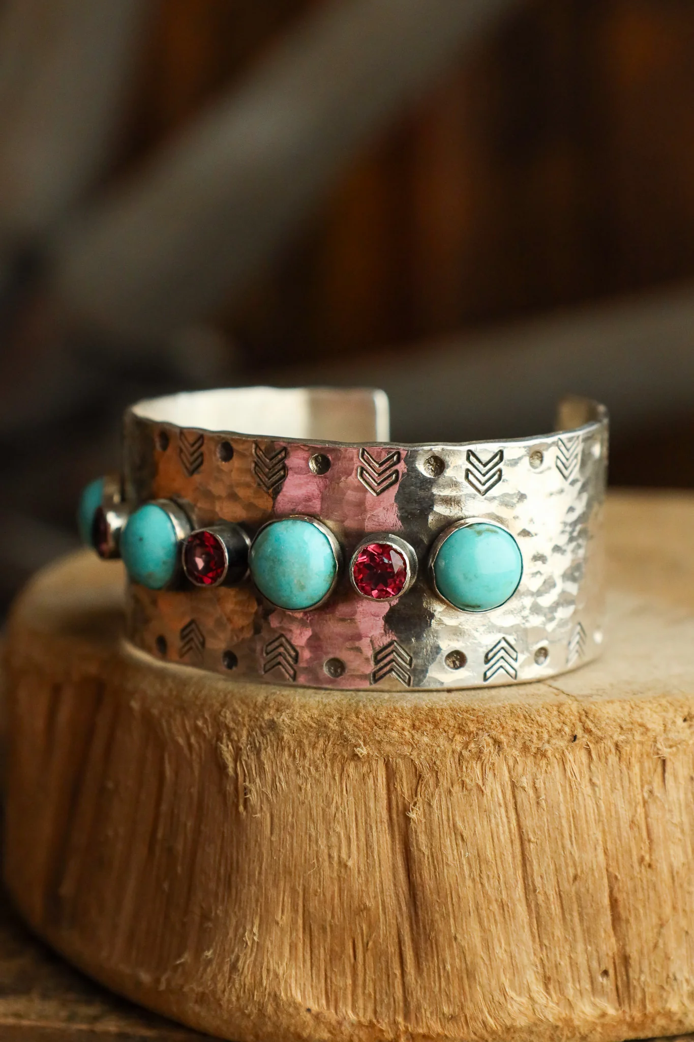 Richard Schmidt 1" Turquoise With Pink Topaz Cuff - Image 5