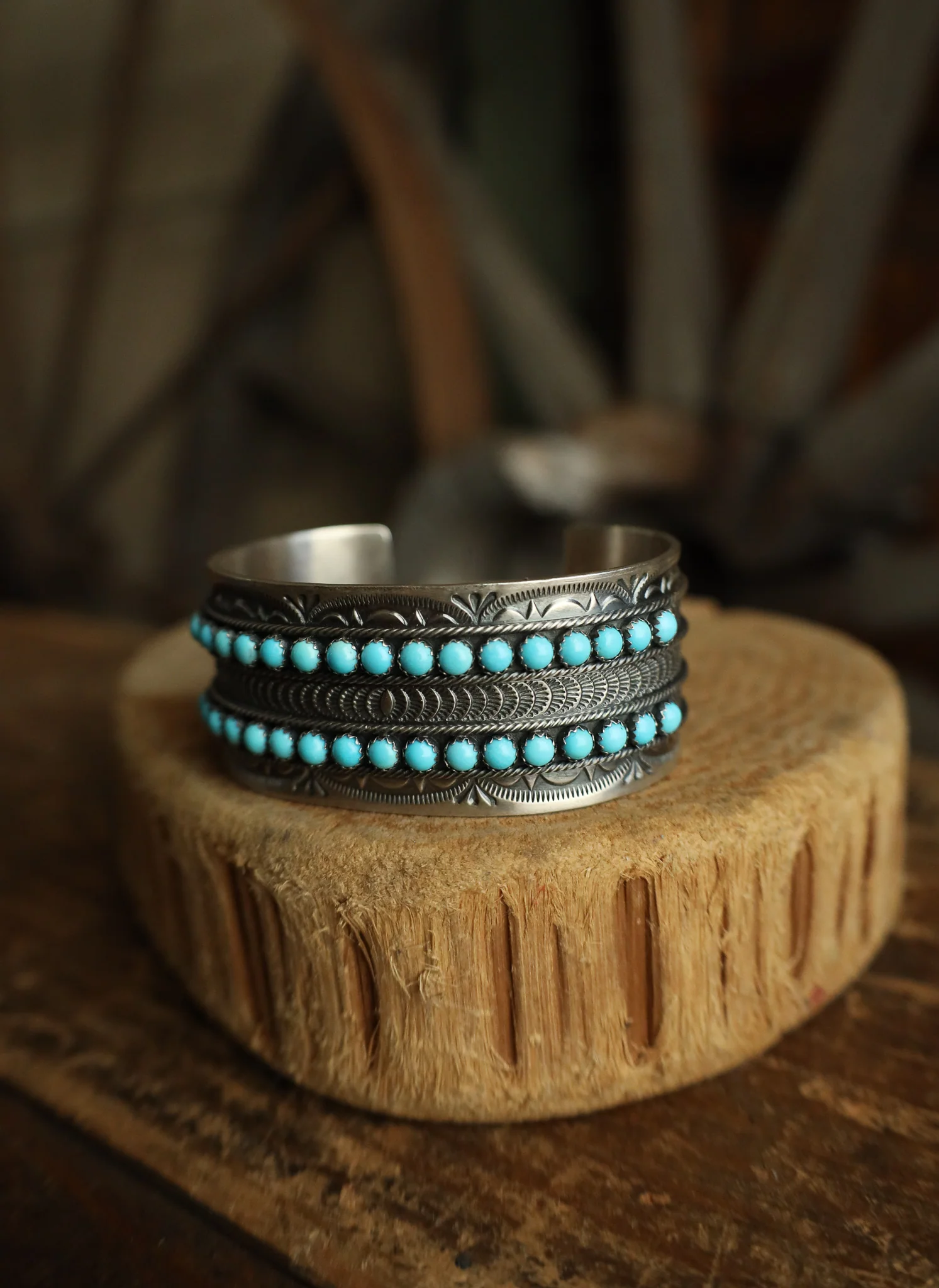 2 Rows 17 Turquoise Dots 1" Cuff - Image 4