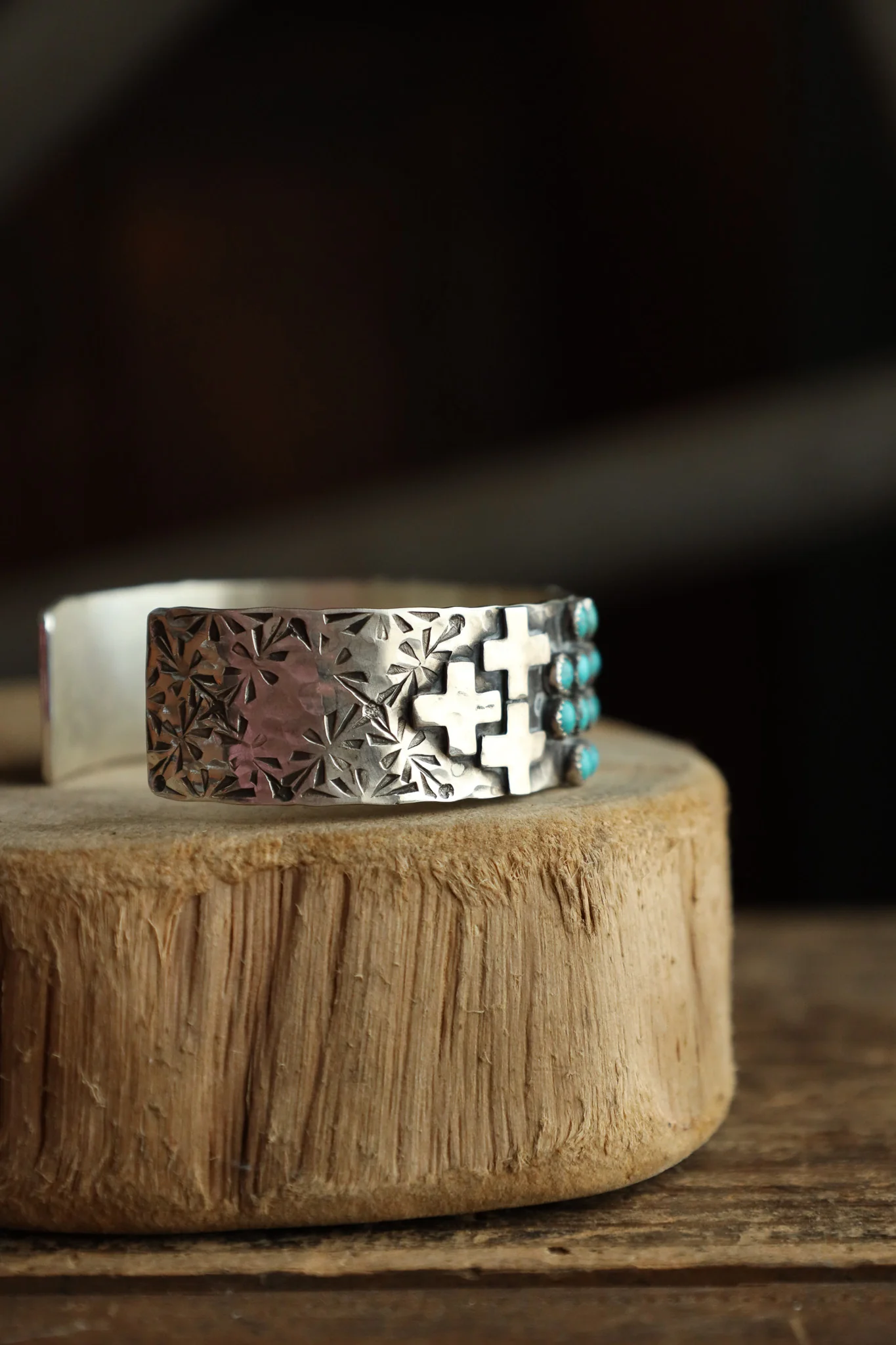Richard Schmidt 3/4" 36 Turquoise 9 Crosses Cuff - Image 3
