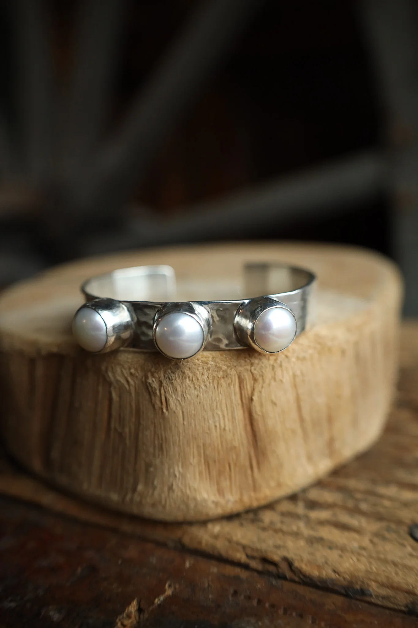 Richard Schmidt 3 Standout Freshwater Pearls 10MM Cuff - Image 3