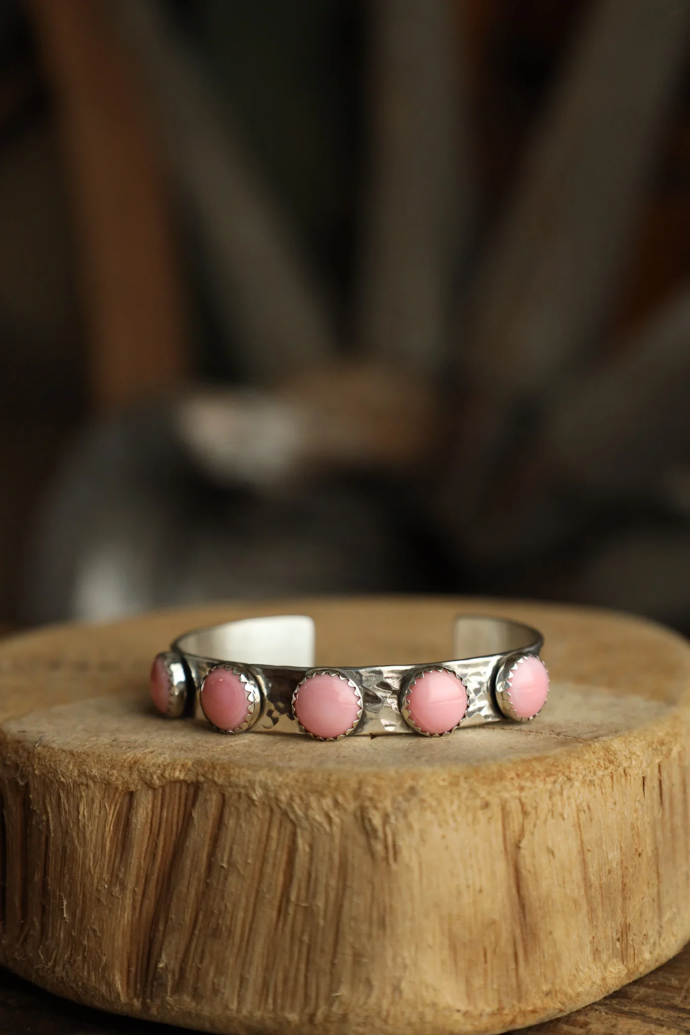 Richard Schmidt 5 Large Conch Rounds 10MM Cuff - Image 4