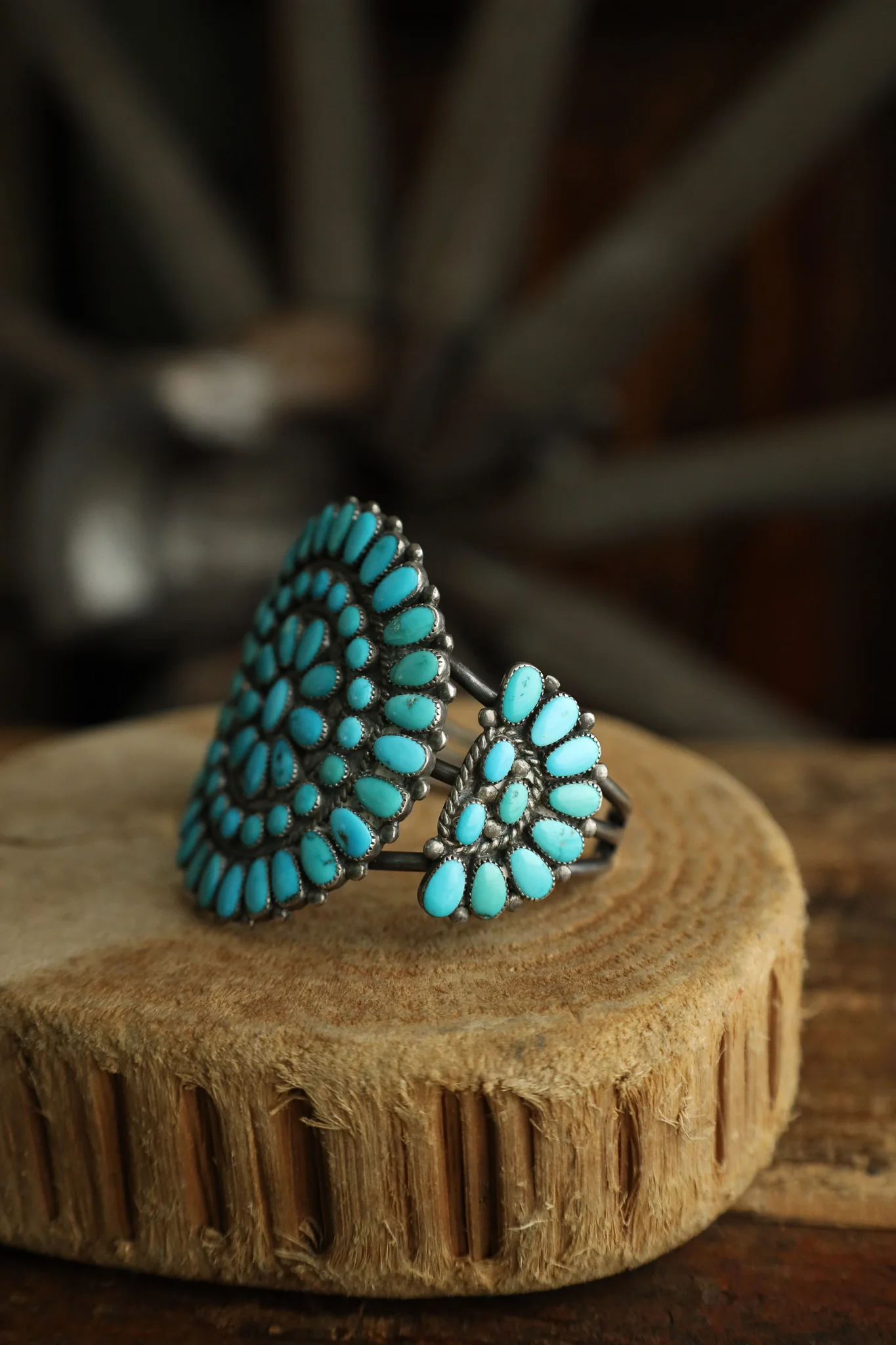 Large Vintage Turquoise Circles Cuff - Image 4