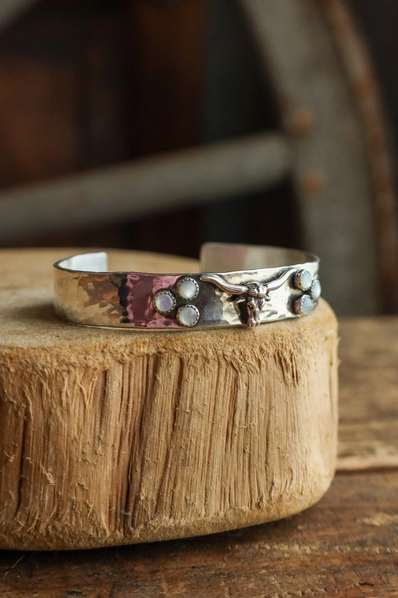 Richard Schmidt Longhorn 6 Mother Of Pearl Dots Cluster Cuff - Image 2