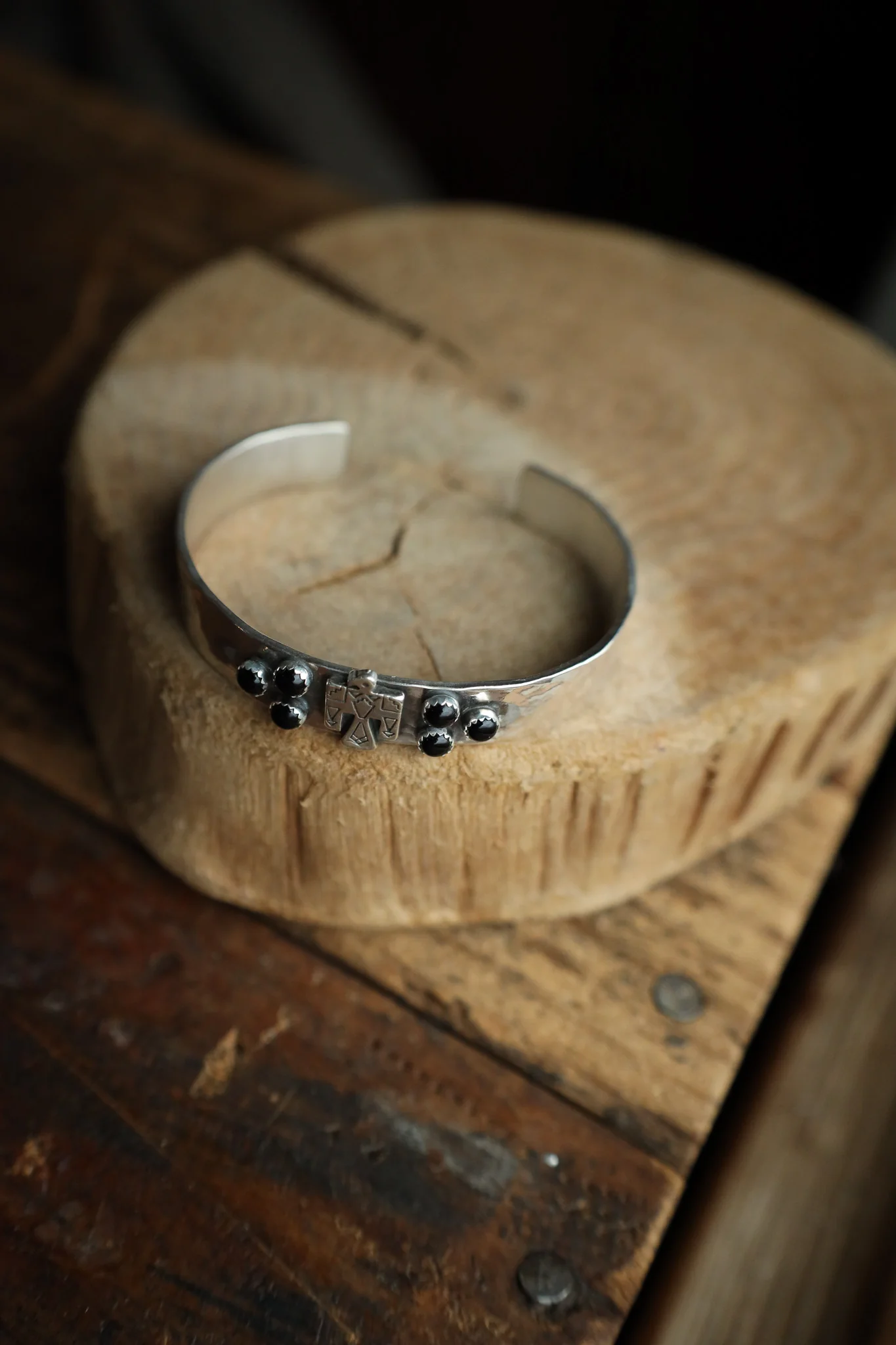 Richard Schmidt 6 Onyx Dots Cluster Thunderbird Cuff - Image 4