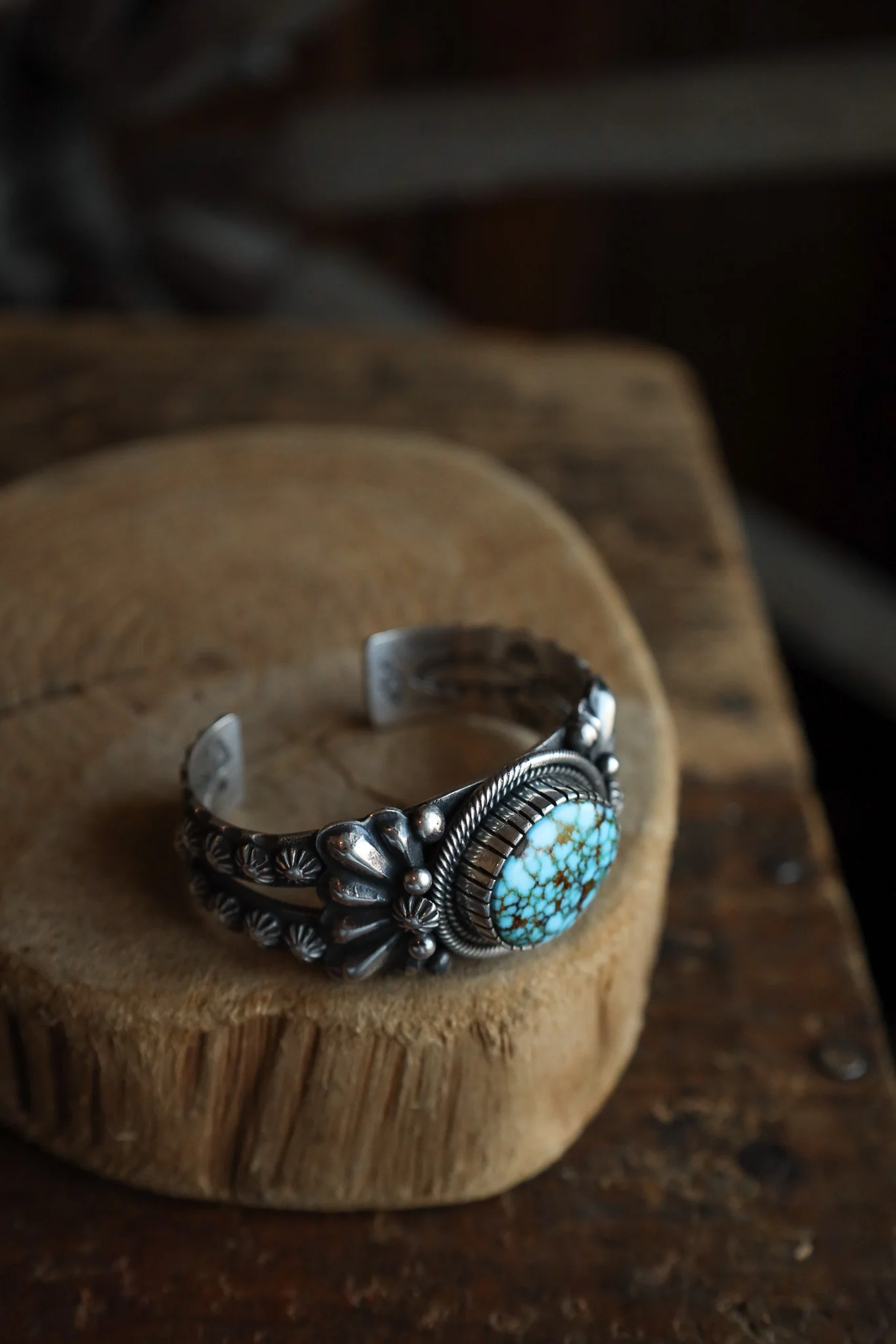 Veined Turquoise Starburst Band Cuff - Image 6