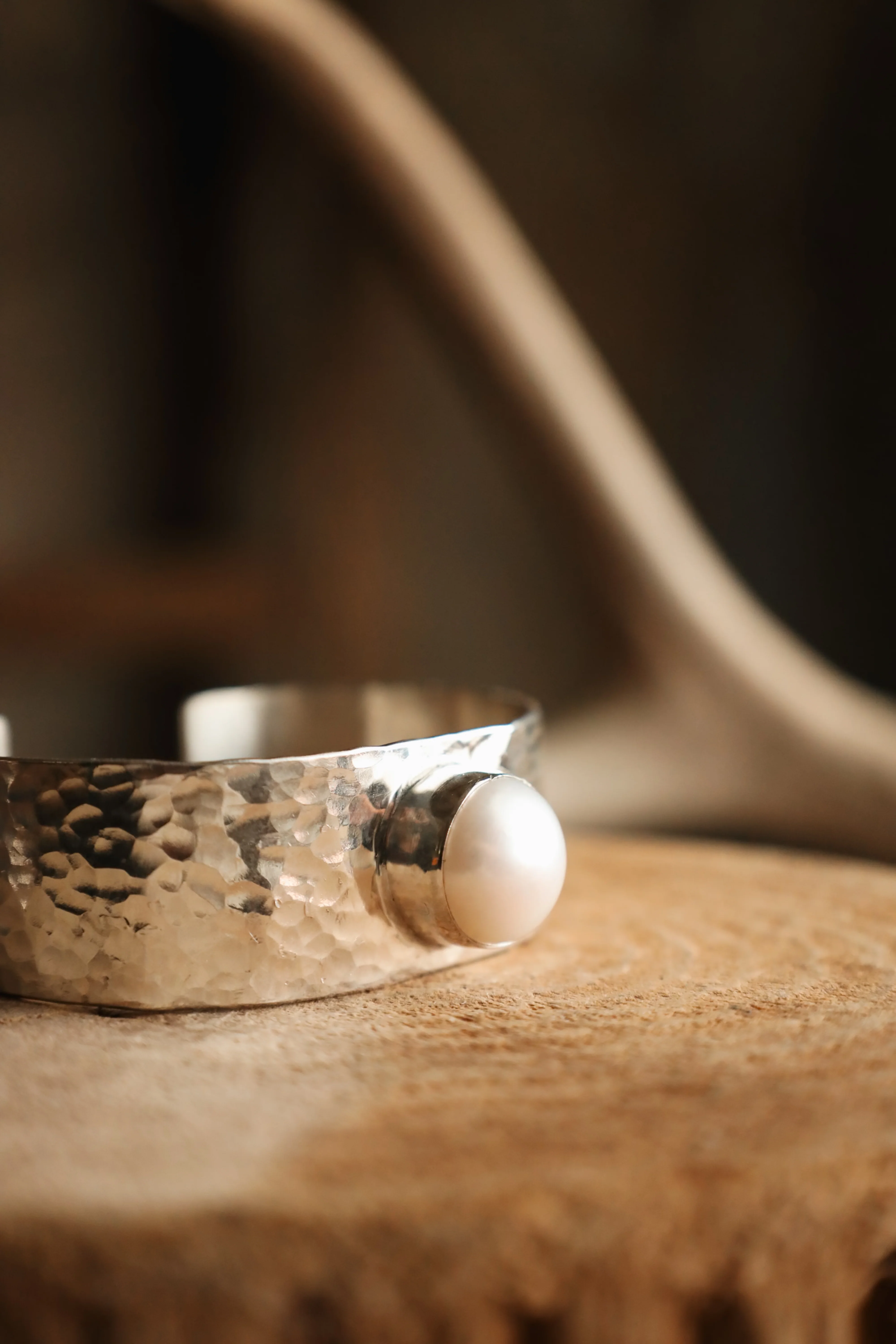RICHARD SCHMIDT EXTRA LARGE RAISED MOTHER OF PEARL CUFF - Image 8