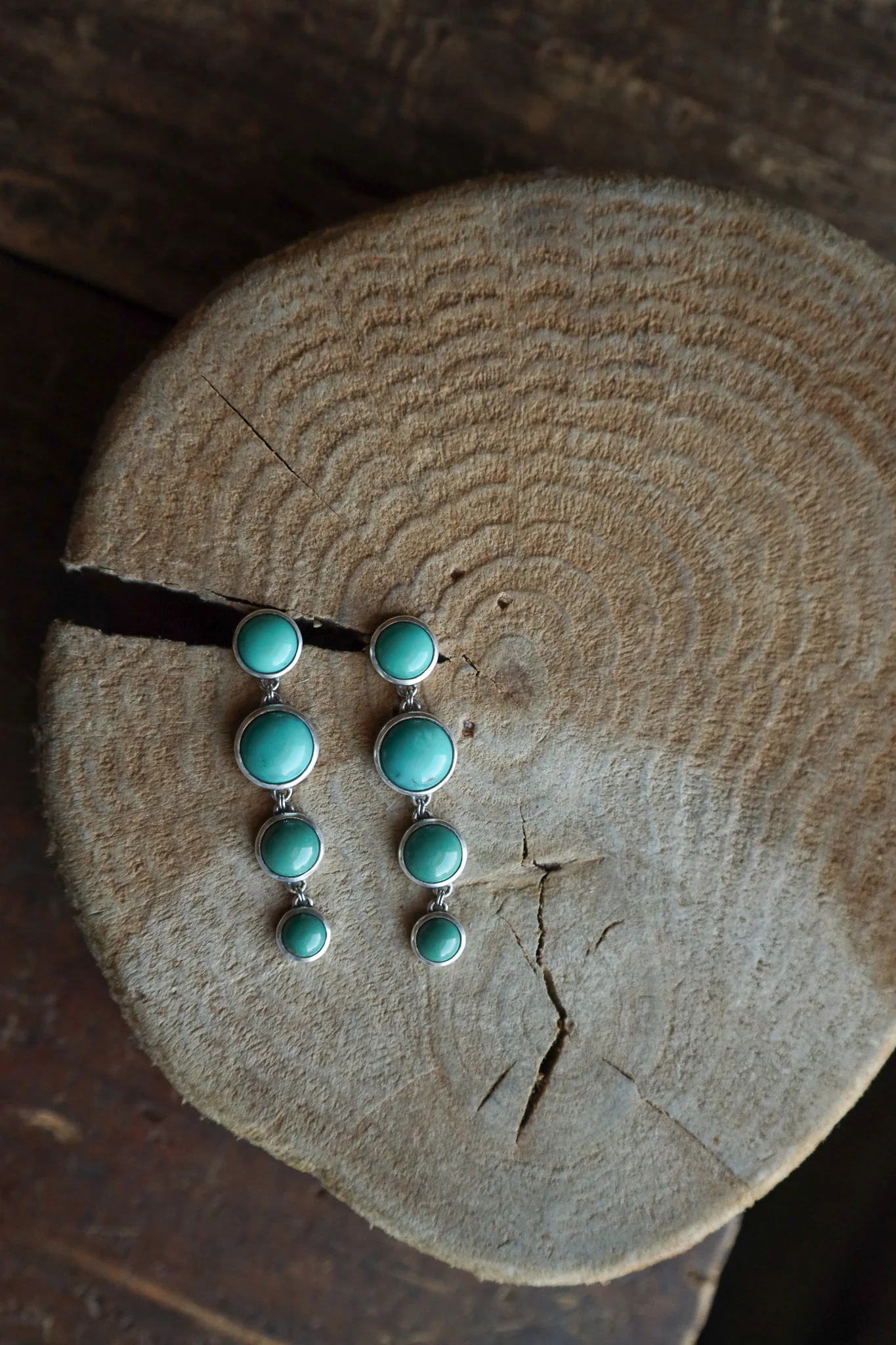 Peyote Bird 4 Green Turquoise Raindrop Dennis Hogan Earring - Image 3