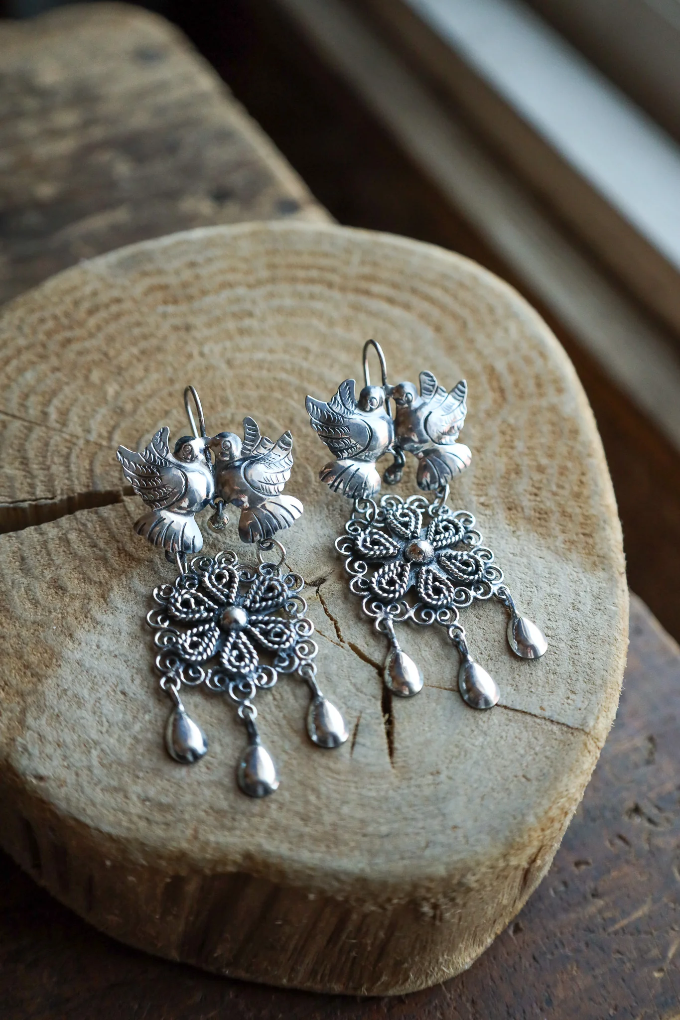 Federico Birds Lace Flower Teardrops Dangles Earring - Image 2