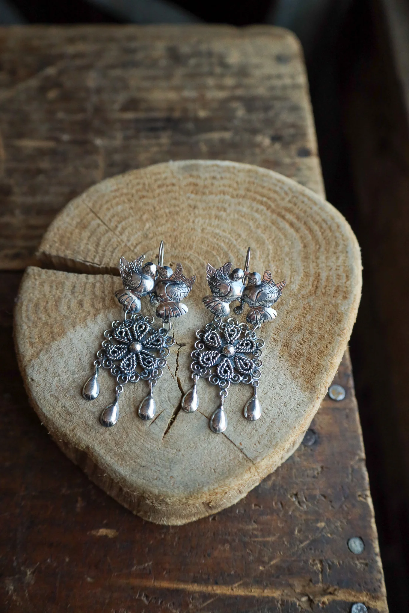 Federico Birds Lace Flower Teardrops Dangles Earring - Image 3
