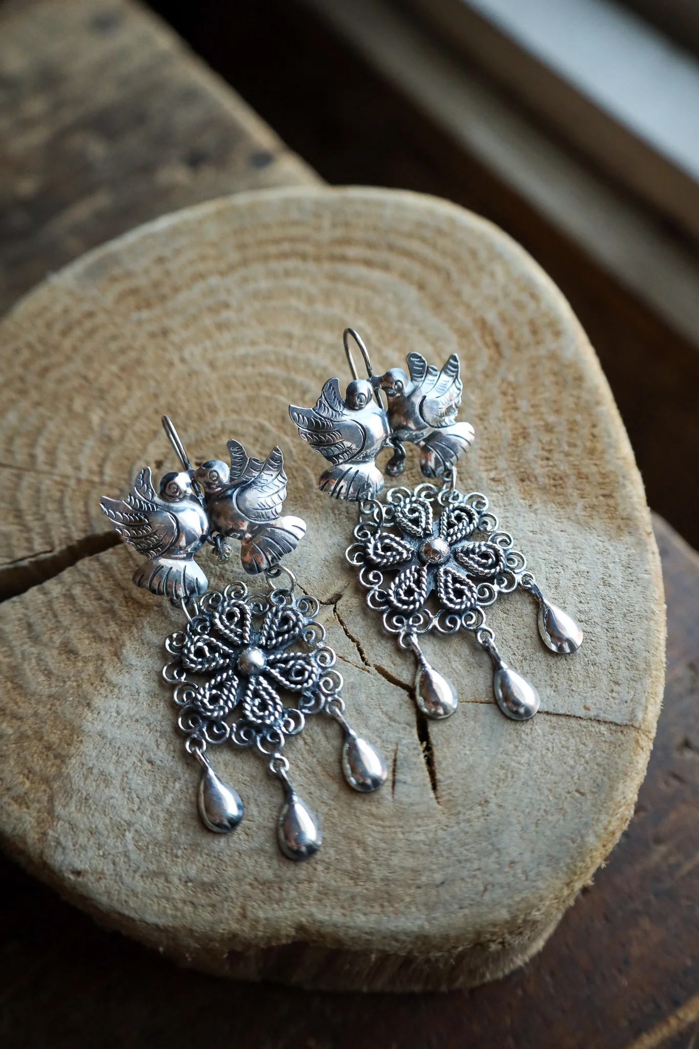 Federico Birds Lace Flower Teardrops Dangles Earring - Image 4