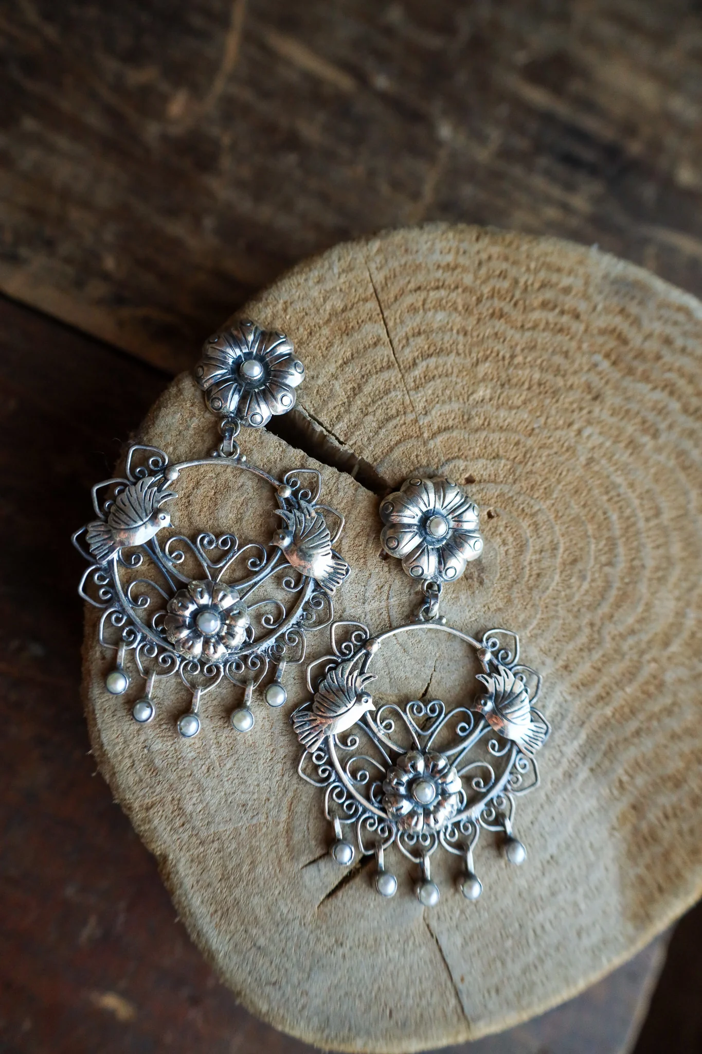 Federico Birds Tiny Pearls Circle Flower Earring - Image 6