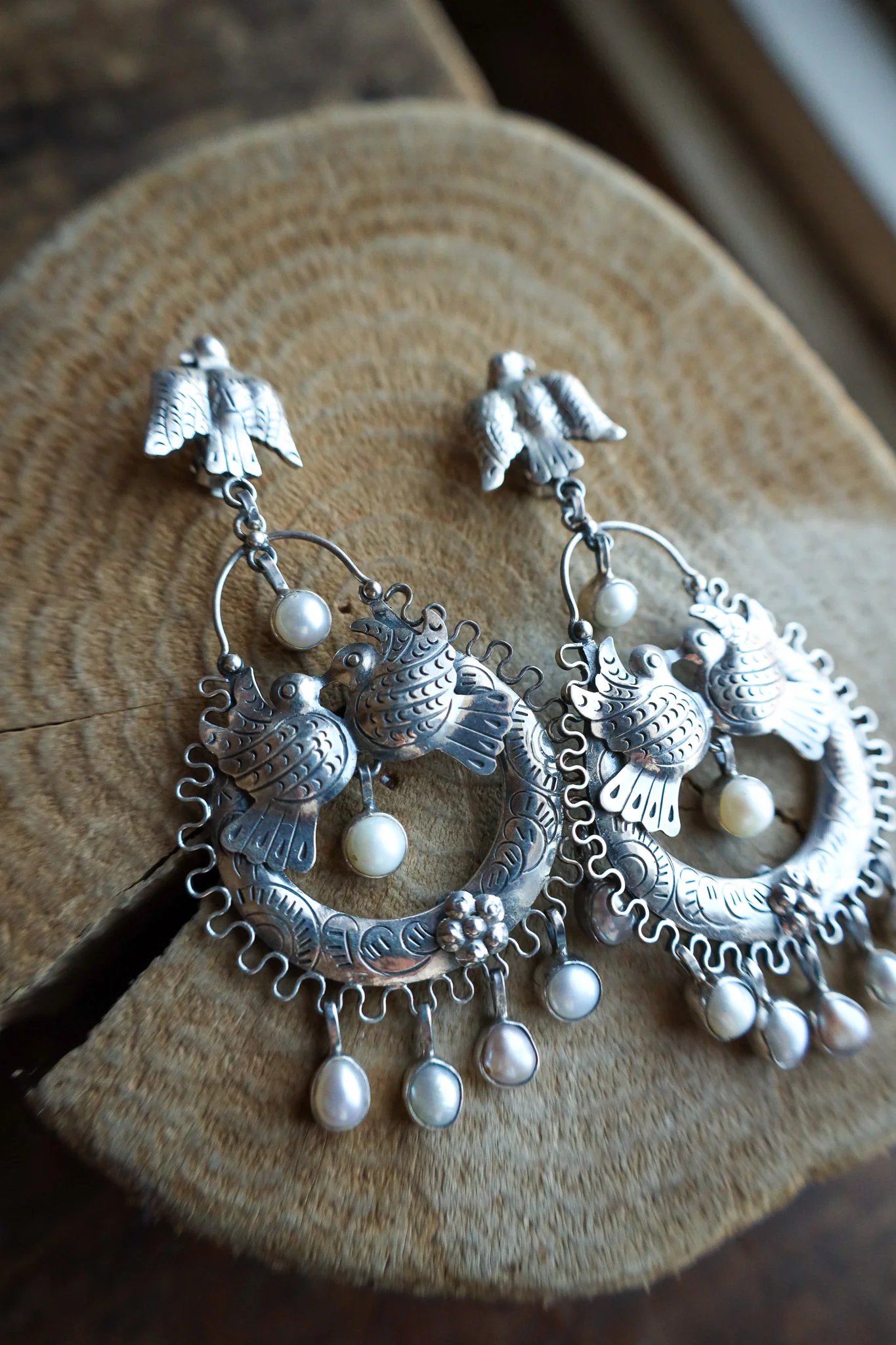 Federico Birds Pearl Dangles Clip On Earring - Image 4