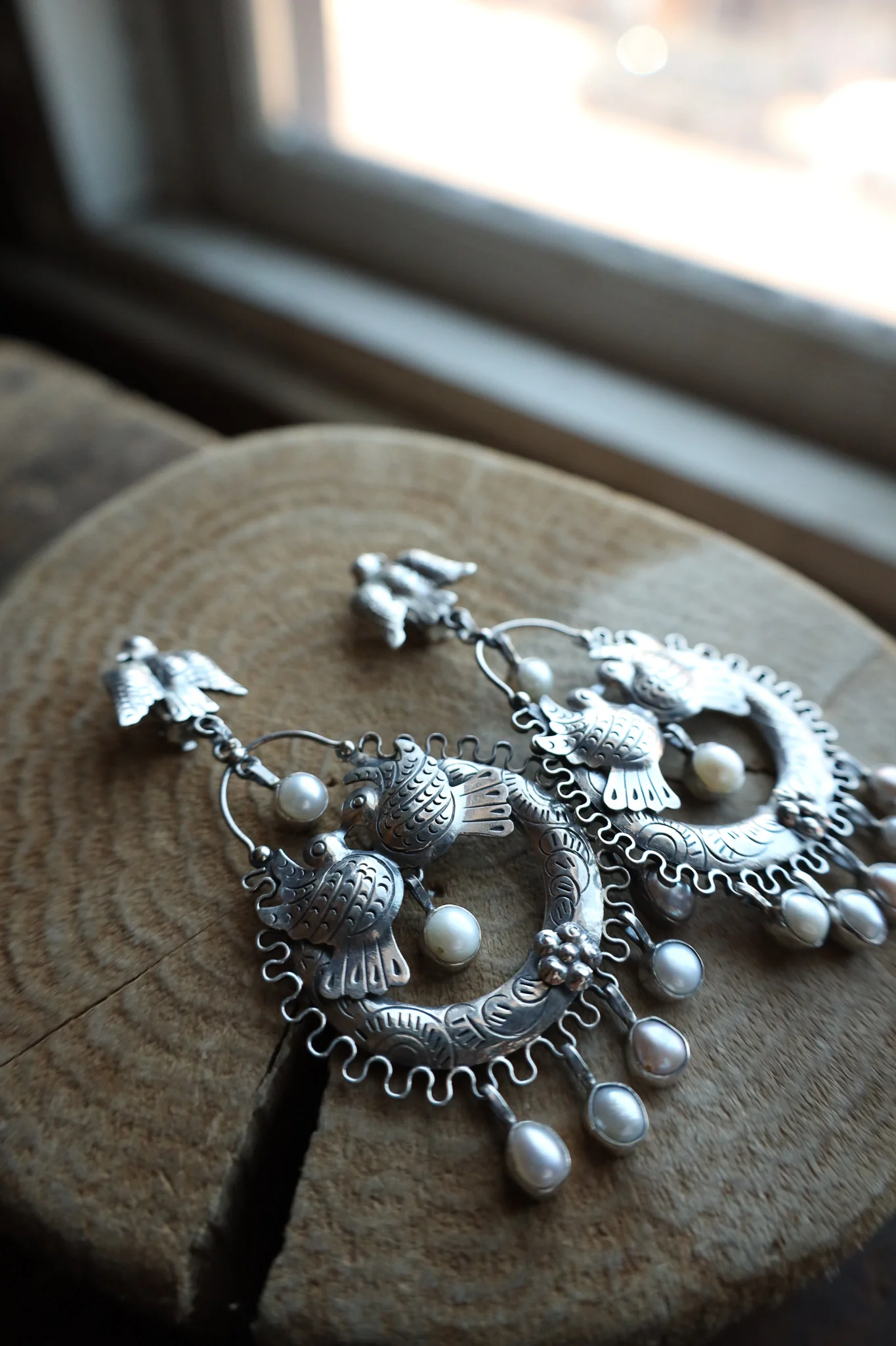 Federico Birds Pearl Dangles Clip On Earring - Image 5